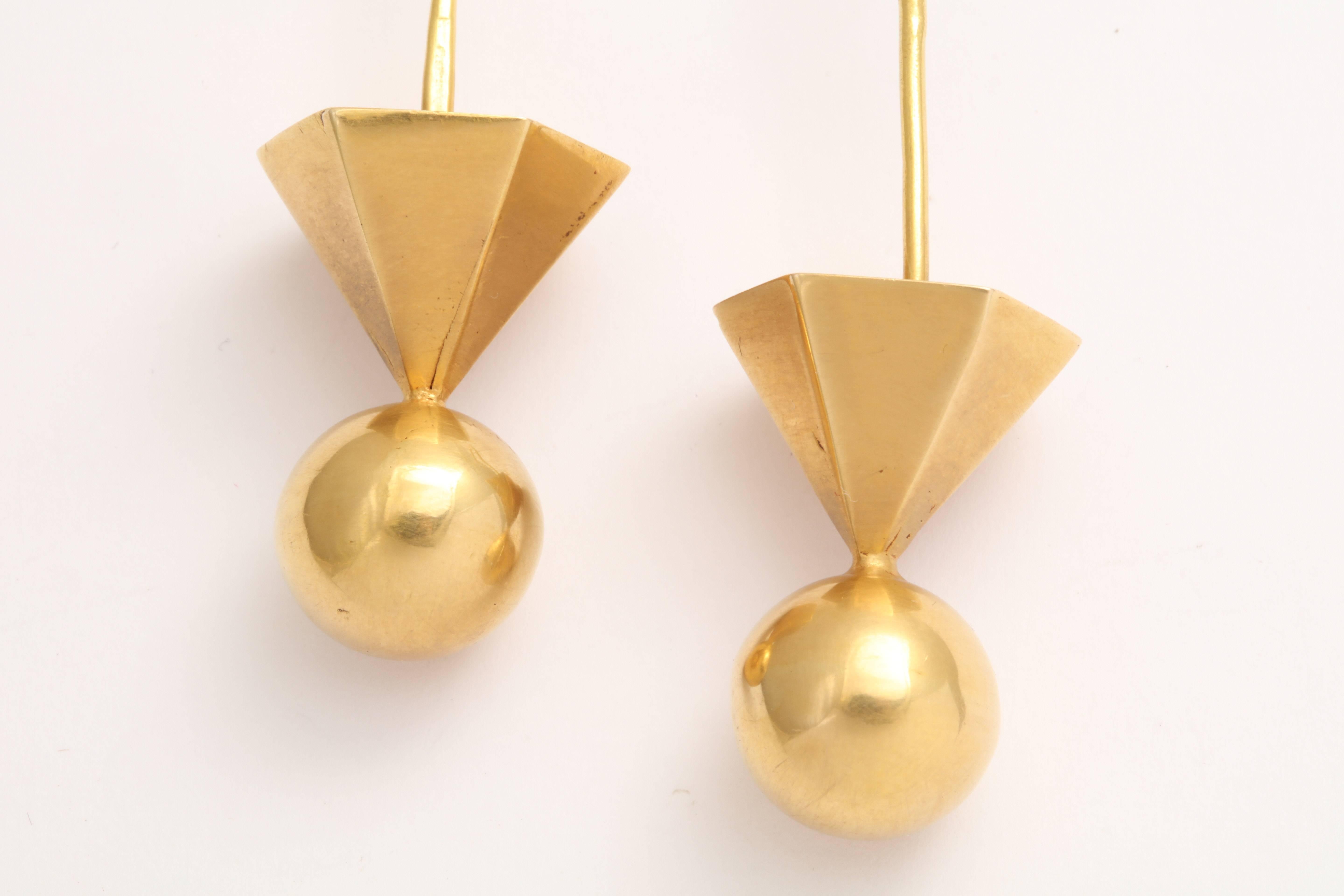 Gold Tribal Geometric Earrings In Good Condition In Fifth Avenue, NY
