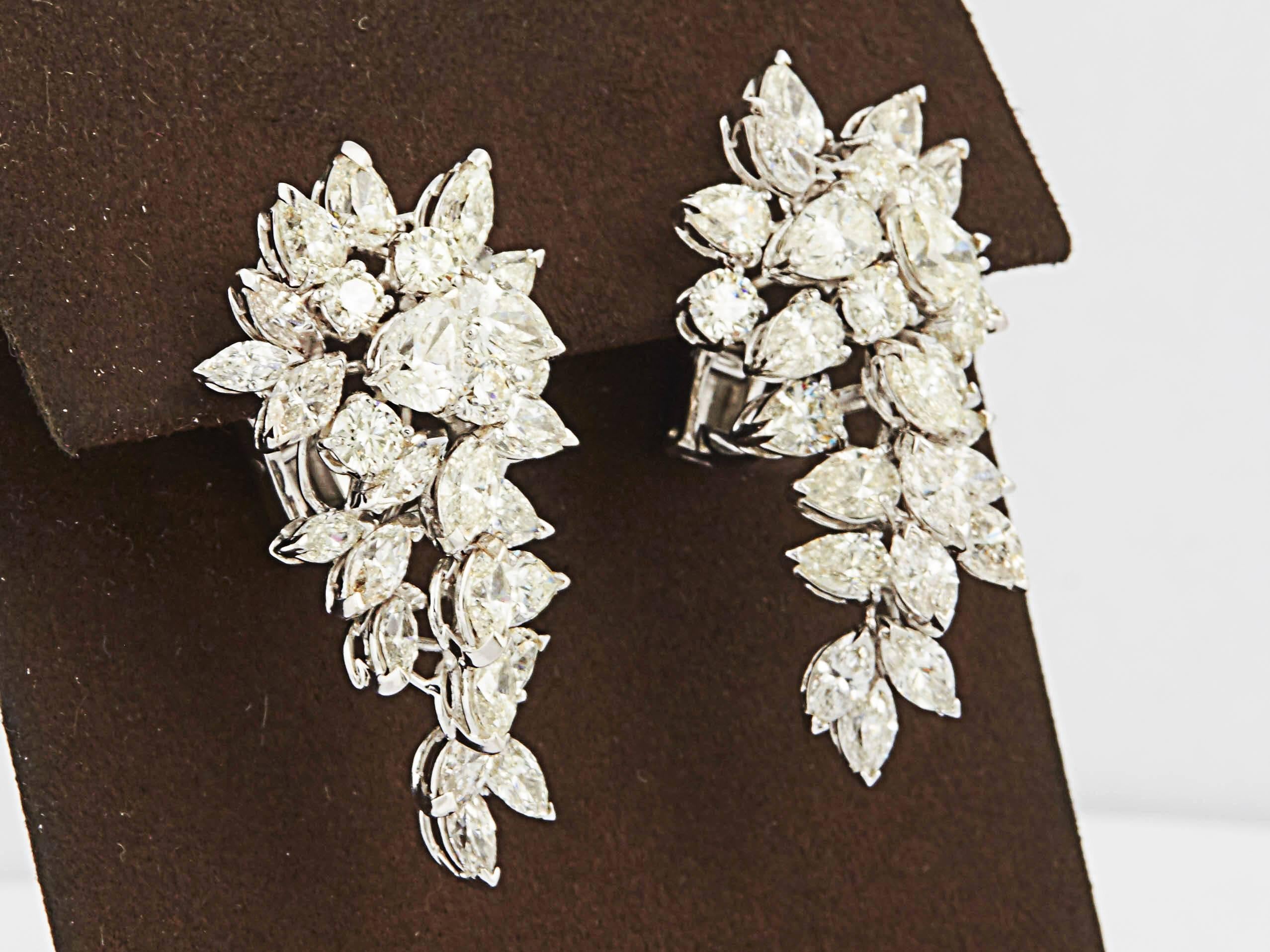 Cluster Diamond White Gold Dangle Earrings In New Condition In New York, NY