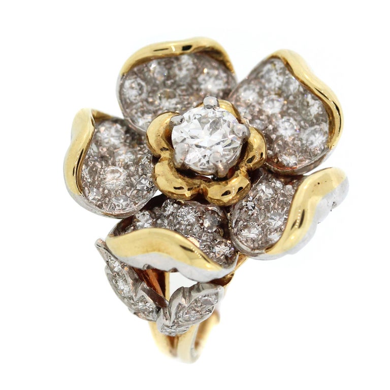 Diamond Gold Flower Ring For Sale at 1stDibs