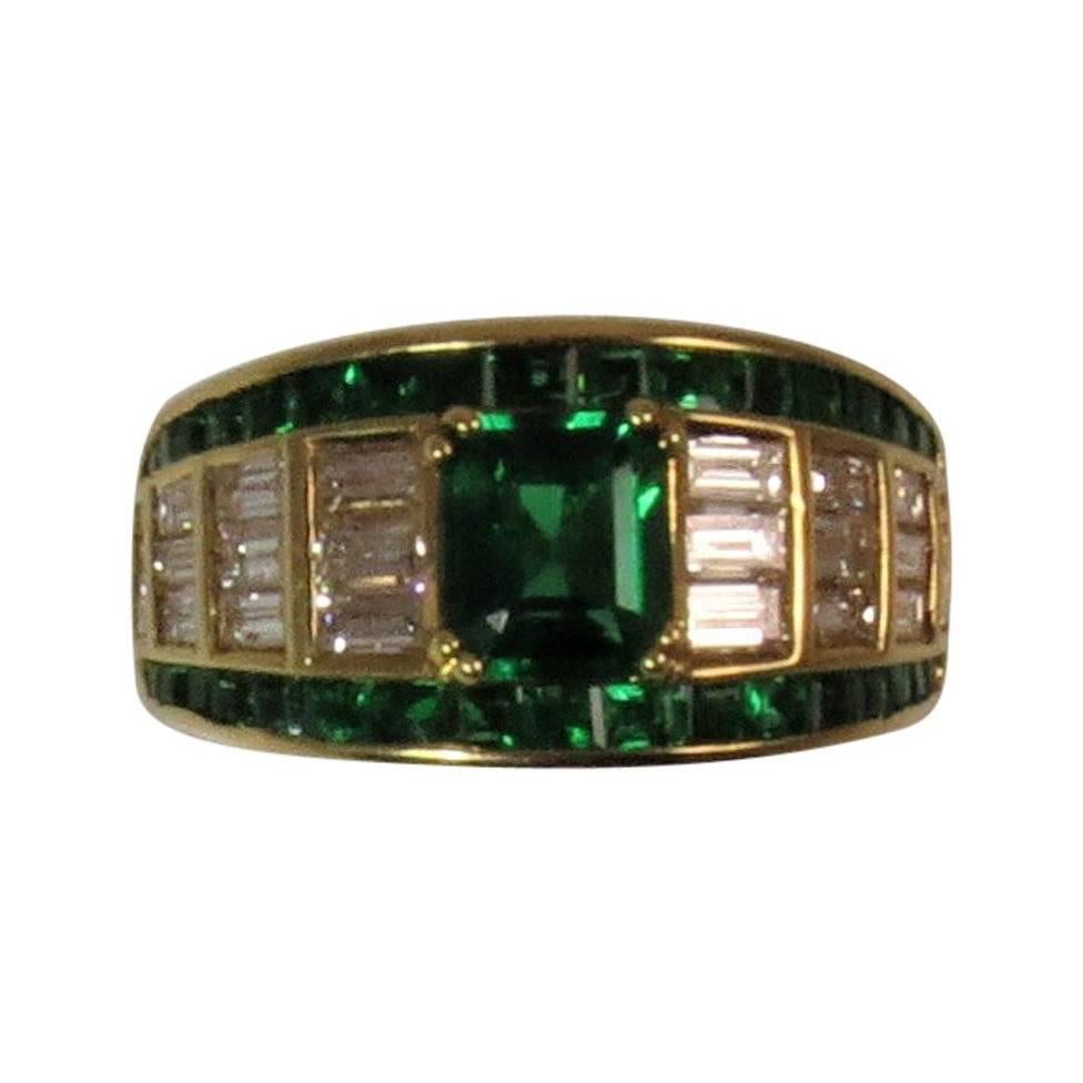 Ring mit Picchiotti-Smaragd und Diamant im Angebot