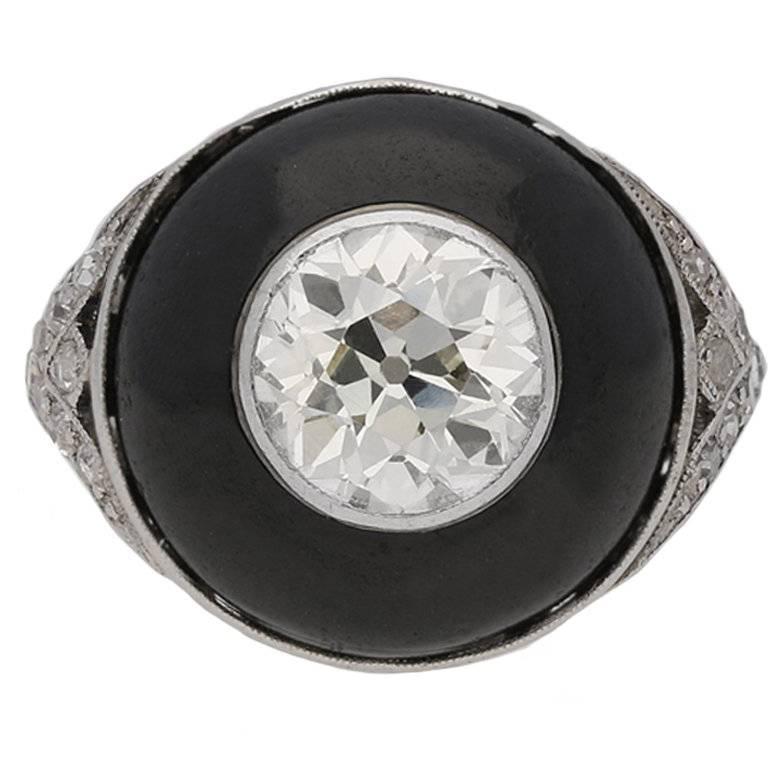 Art Deco diamond and black enamel ring, circa 1925. For Sale