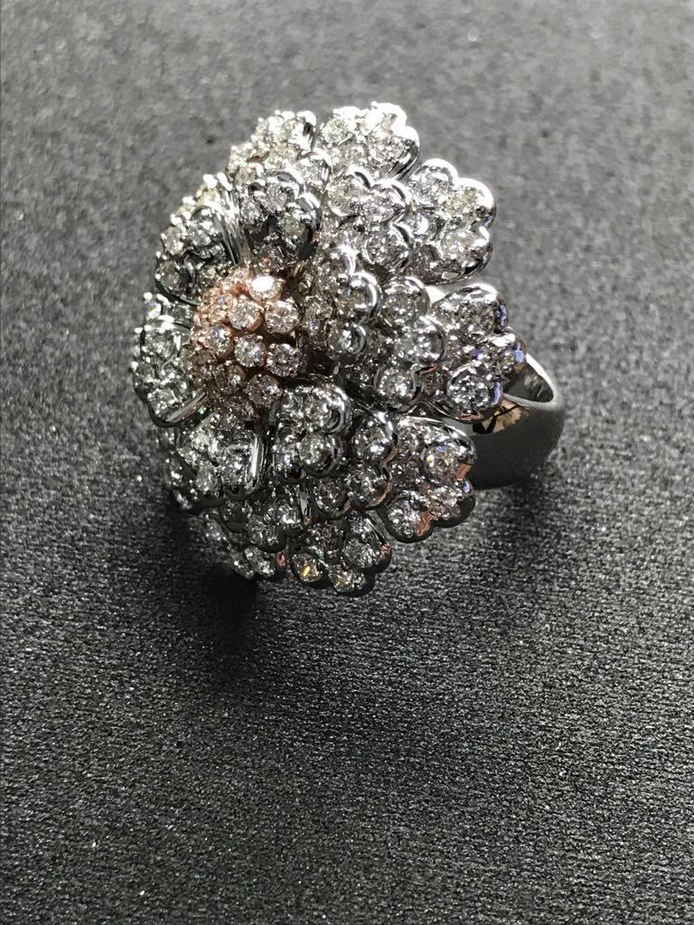 EGL-zertifizierter floraler Diamant-Cluster-Ring mit 18 Karat Weiß- und Rotgold  Damen im Angebot