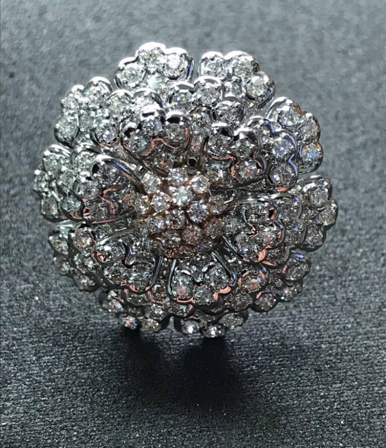 EGL Certified Floral Diamond Cluster Ring with 18K White & Red Gold  In New Condition For Sale In New York, NY