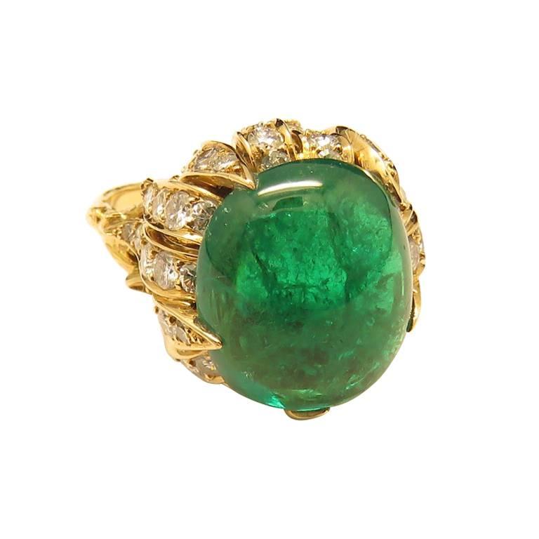 Sterlé Paris 1960s L.F.G Certified Colombian Emerald Diamond Gold Ring For Sale