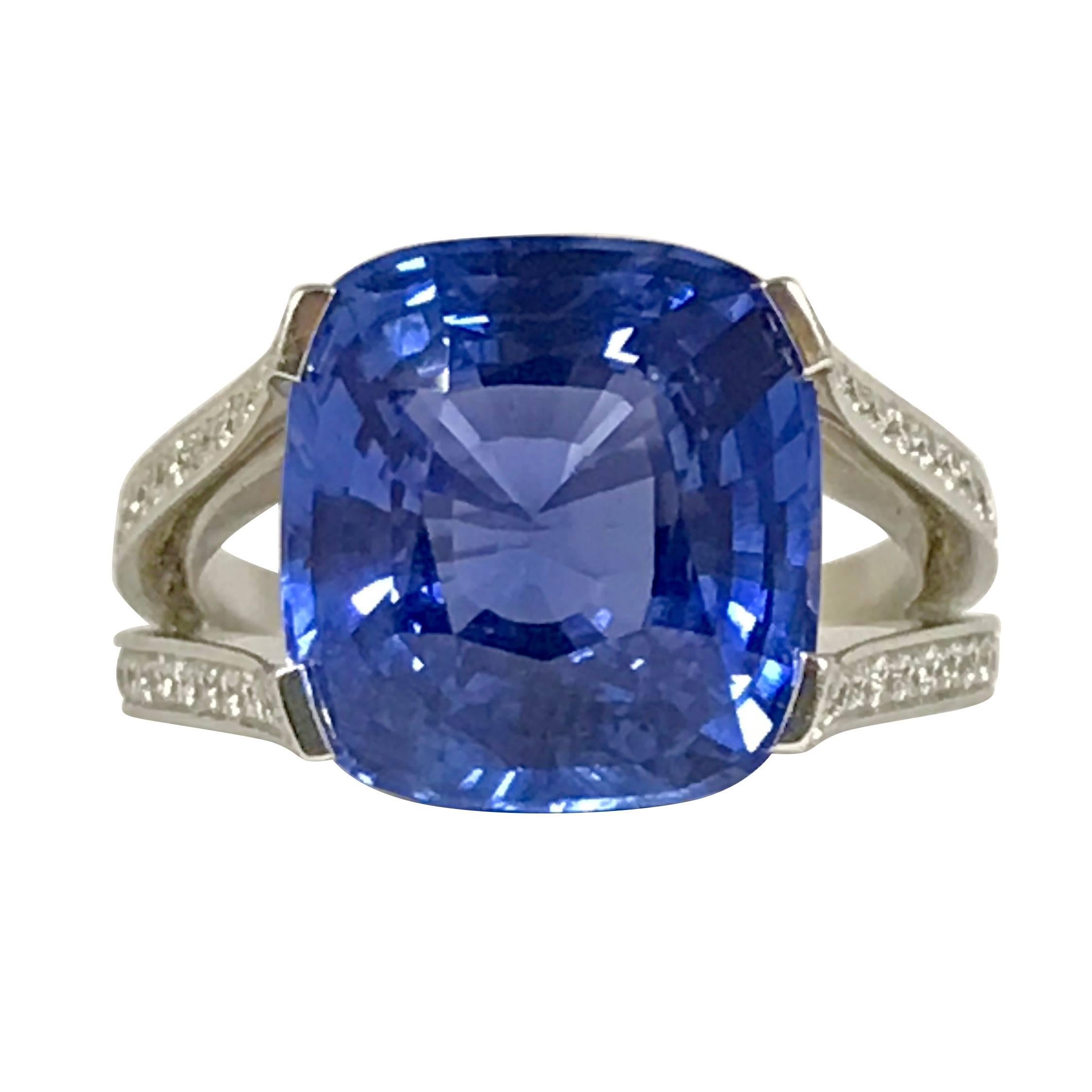 Natural Blue Sapphire GRS Certified 9.47 K and Diamonds Gold Palladium Ring