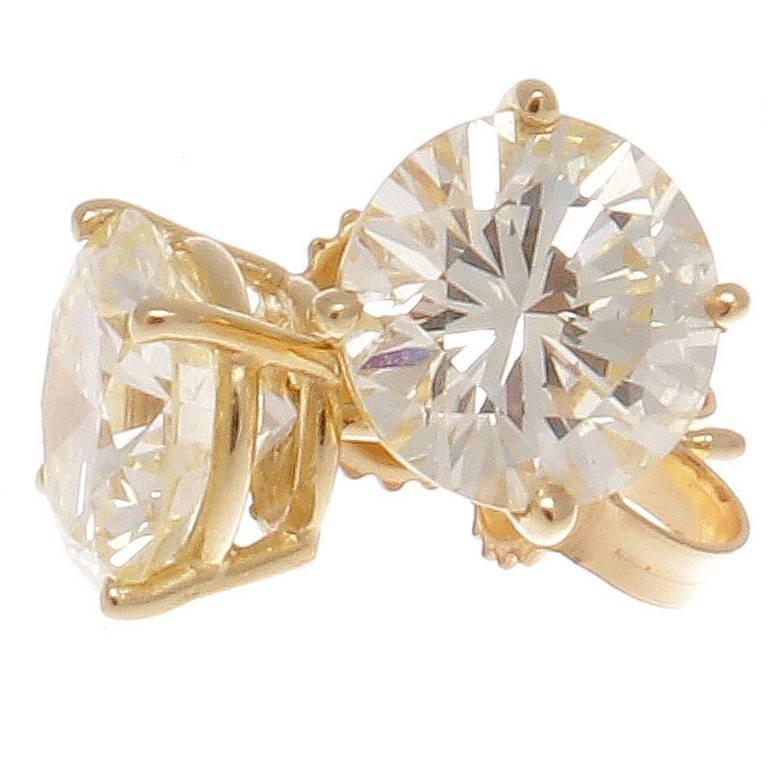 1.92 Carat 1.94 Carat Round Brilliant Cut Diamond Gold Studs