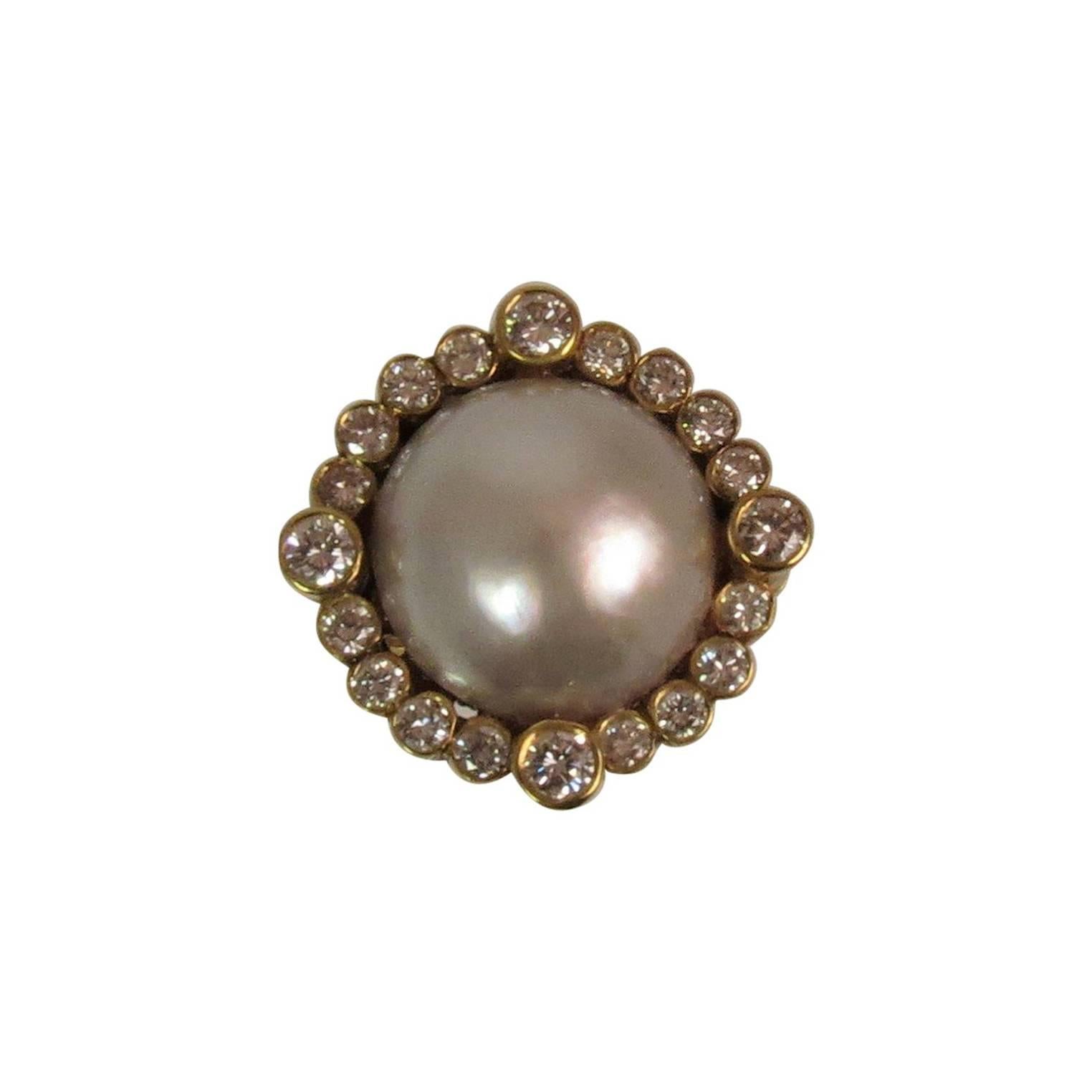 18 Karat Yellow Gold Mabe Pearl and Diamond Ring For Sale