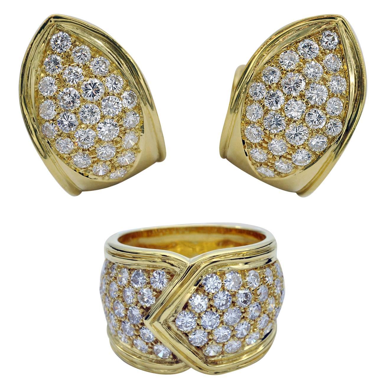 Diamonds and 18 Karat Gold Ring and  Clip-on Earrings For Sale