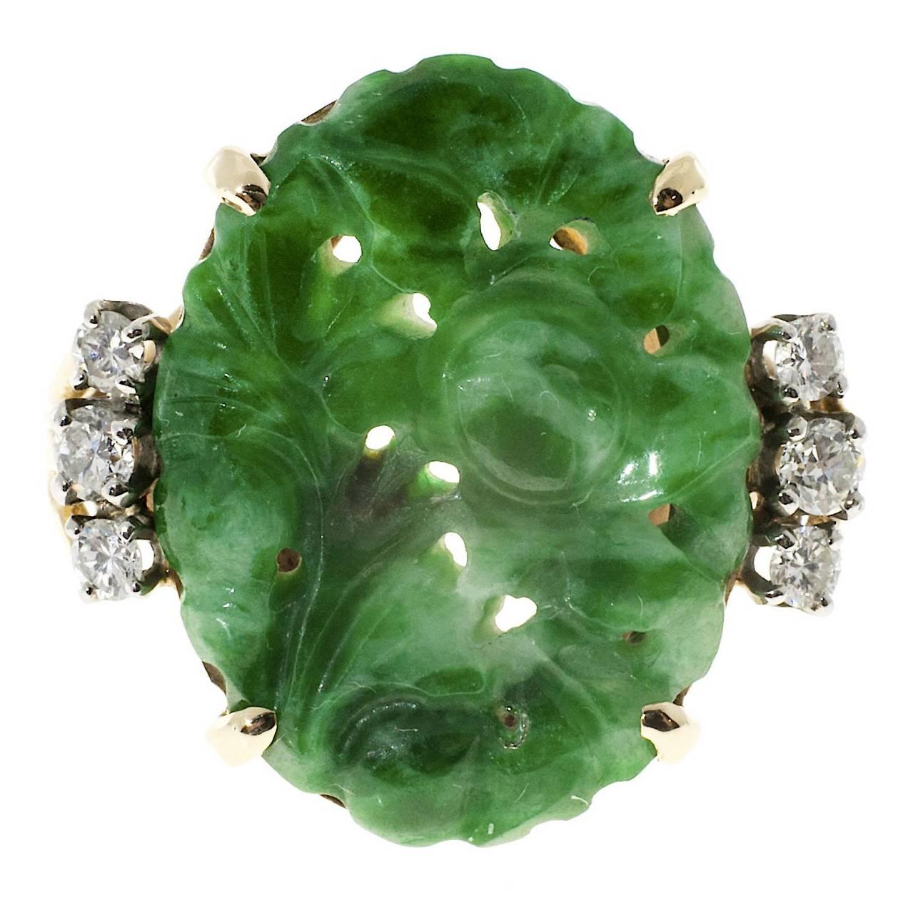Mid-Century Carved Natural Green Jadeite Jade and Diamond Gold Ring