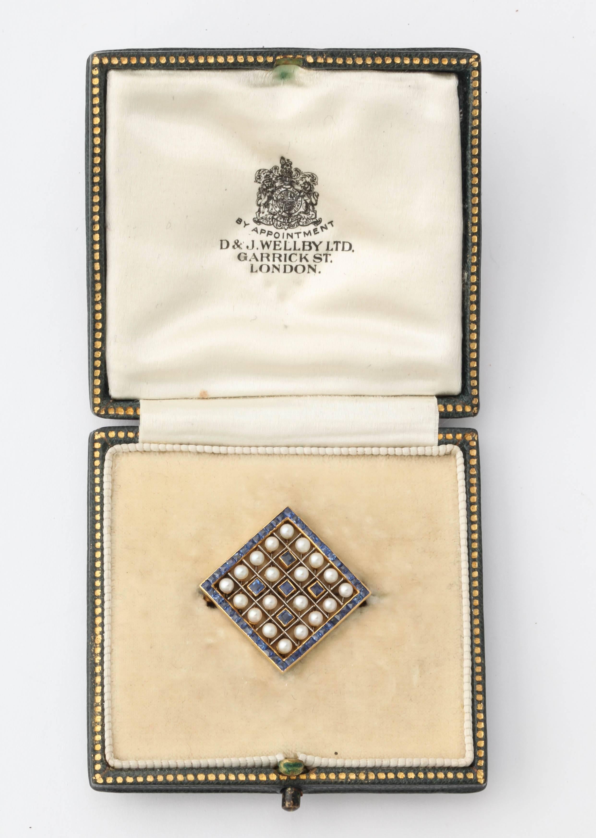English Edwardian Pearl Sapphire and Gold Brooch, circa 1905 3