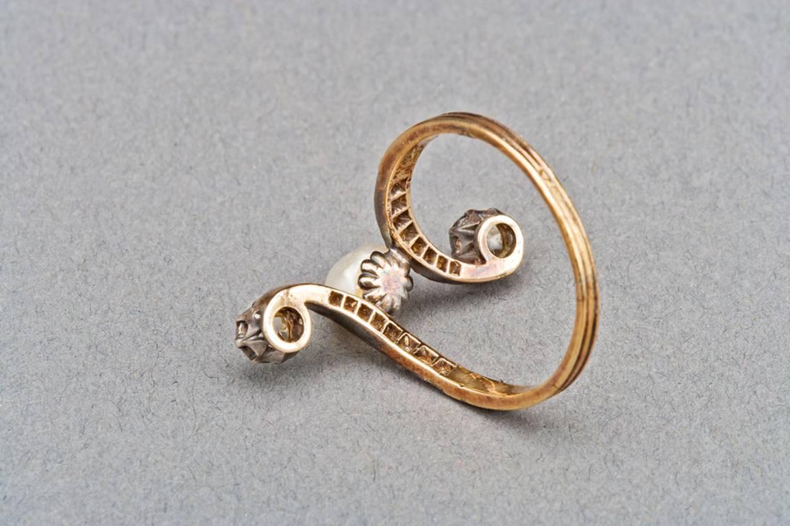 Ring aus 18 Karat Gold mit französischer Perle und Rosendiamant, um 1890 (Rokoko) im Angebot