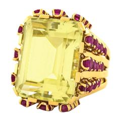 Bold Fifties Yellow Gold Cocktail Ring with 25 Carat Yellow Beryl & Rubies