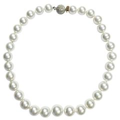 White South Sea Pearl Necklace with Diamond Gold Ball Clasp 3