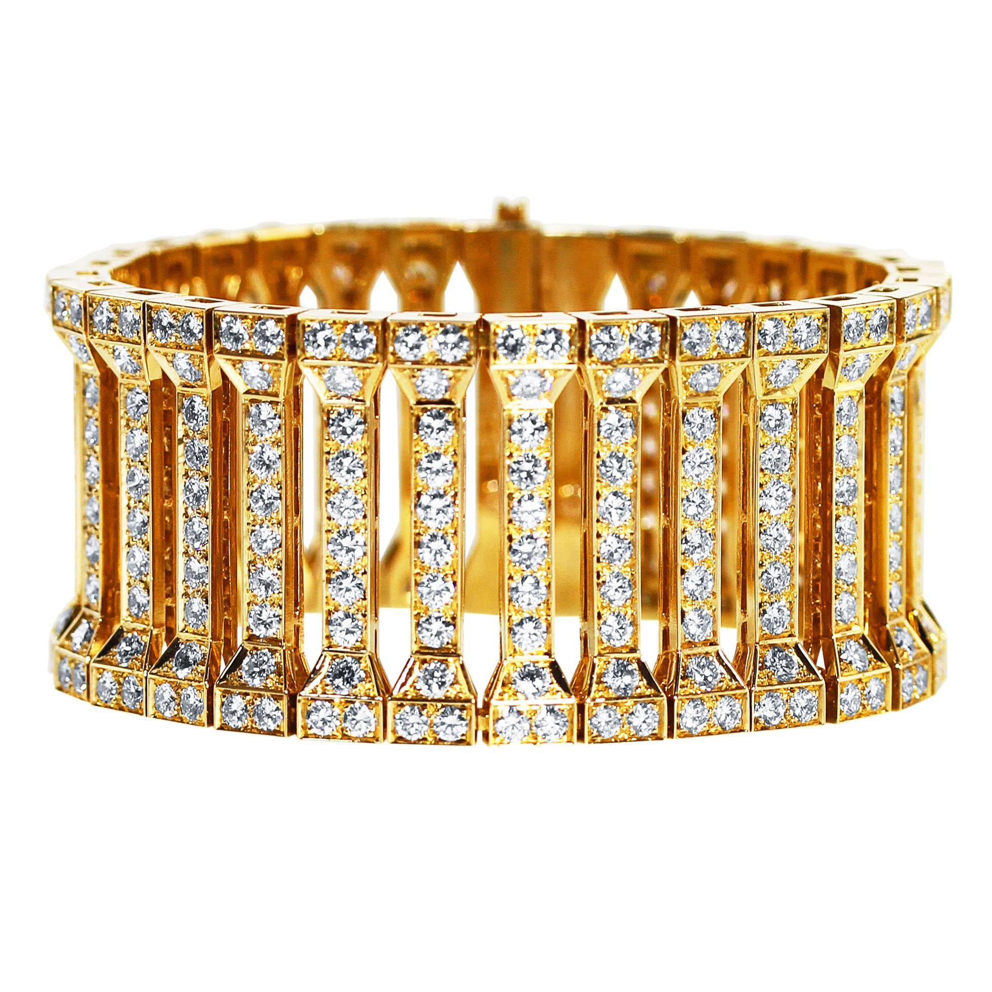 Fabulous Limited Cartier Diamond Gold Link Bracelet