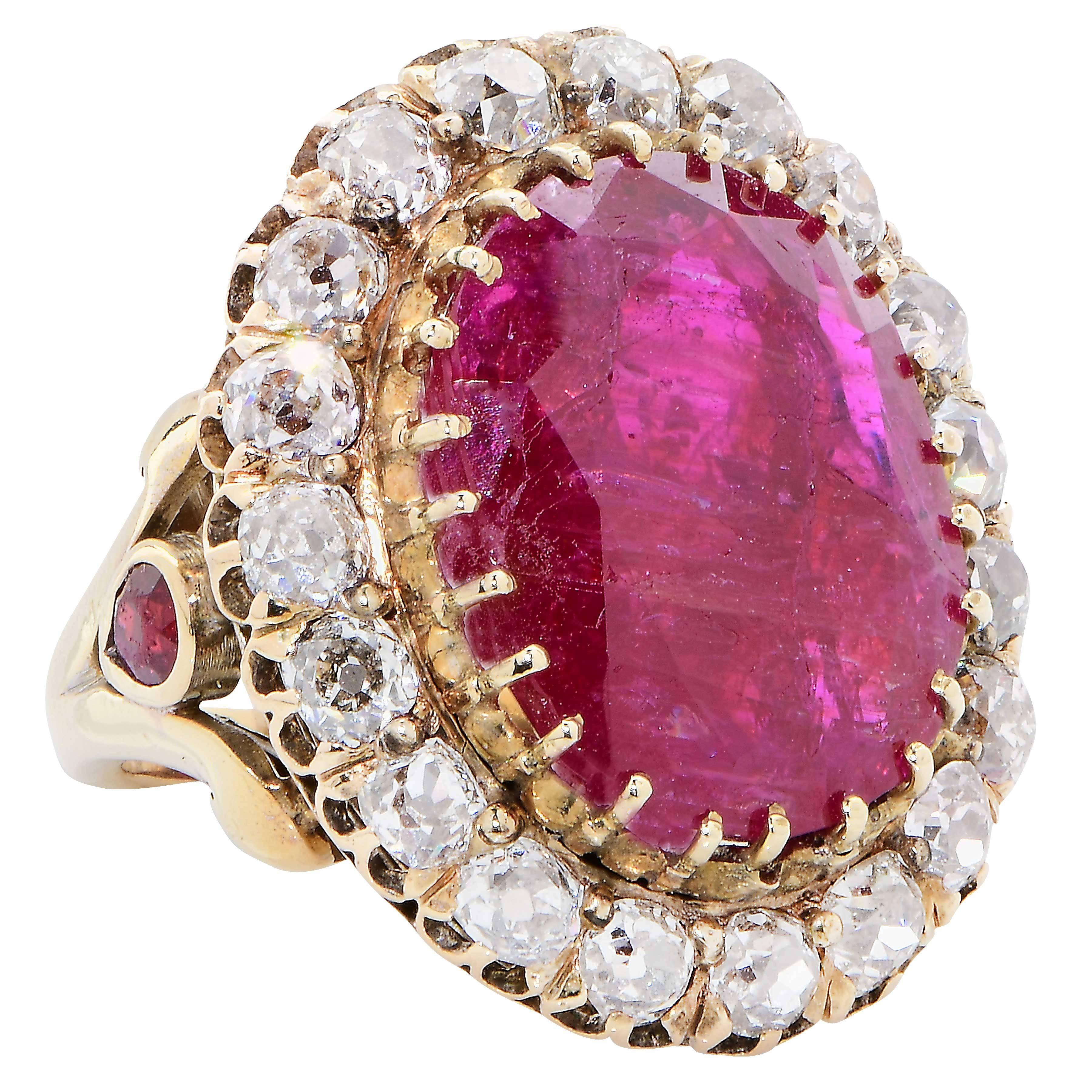 12 Carat Natural Ruby 3.5 Carat Diamond Cluster Ring For Sale