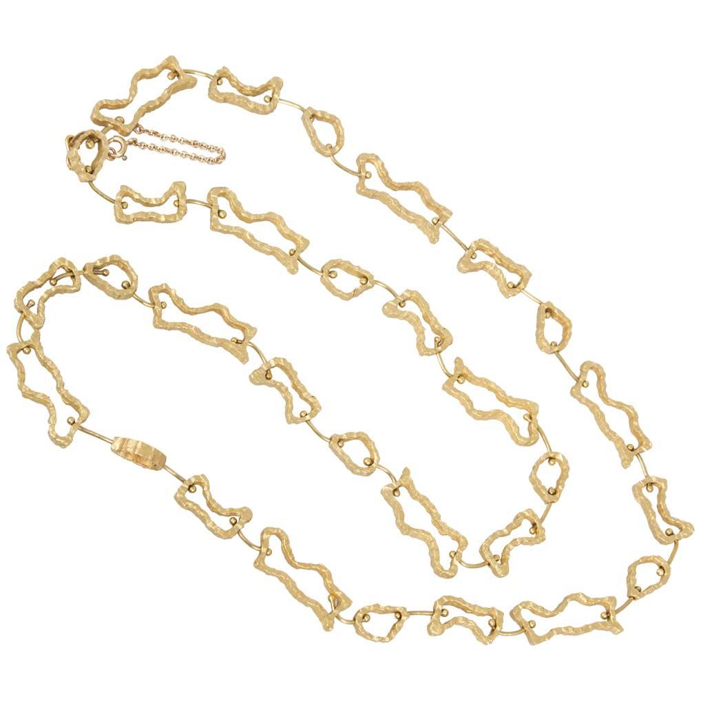 Modernist Sculptural Gold Link Necklace For Sale