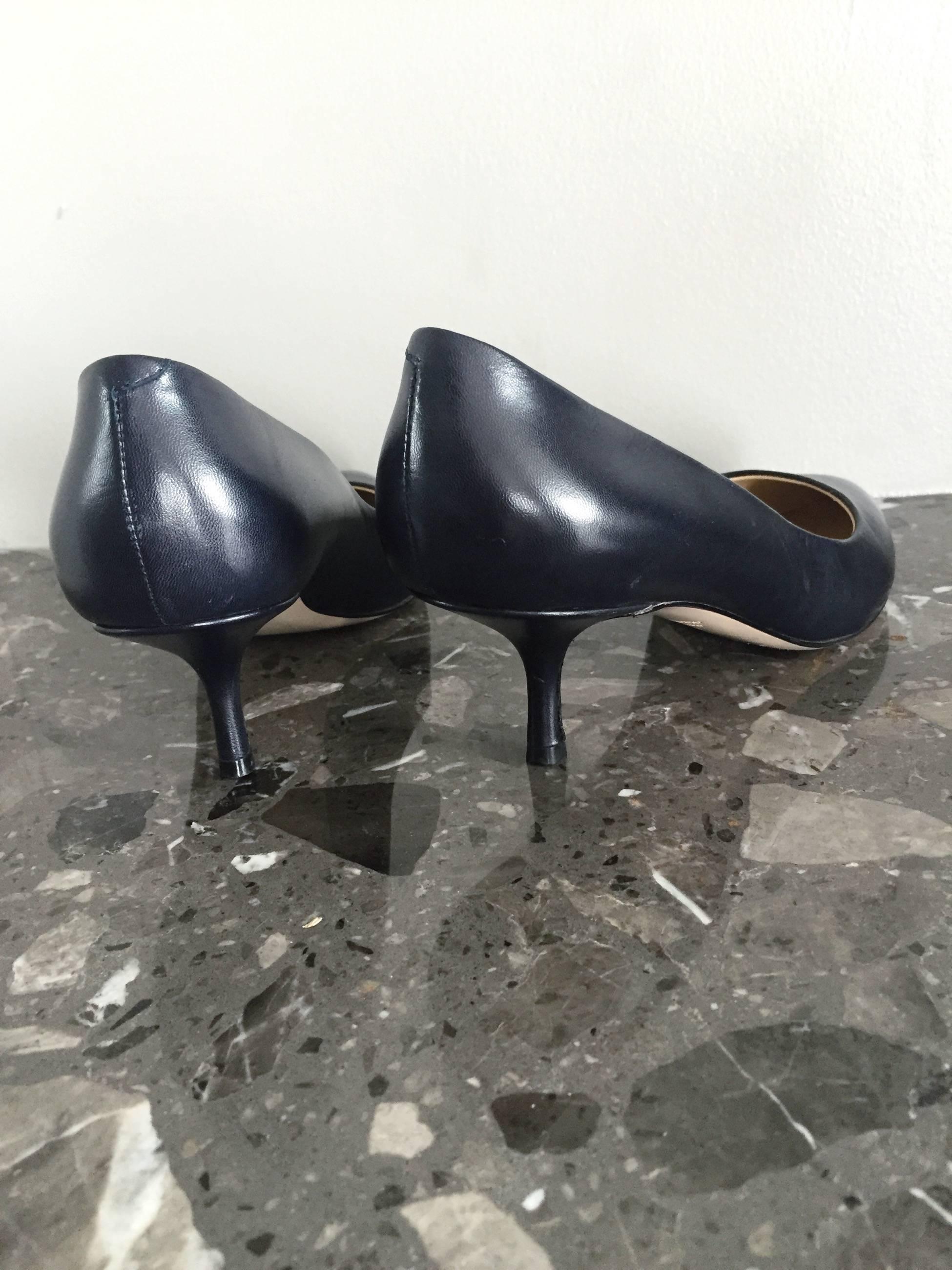 Gisueppe Zanotti Marineblau Klassisch Größe 40 / 10 Niedrig Kitten Heel Pumps Schuhe 1