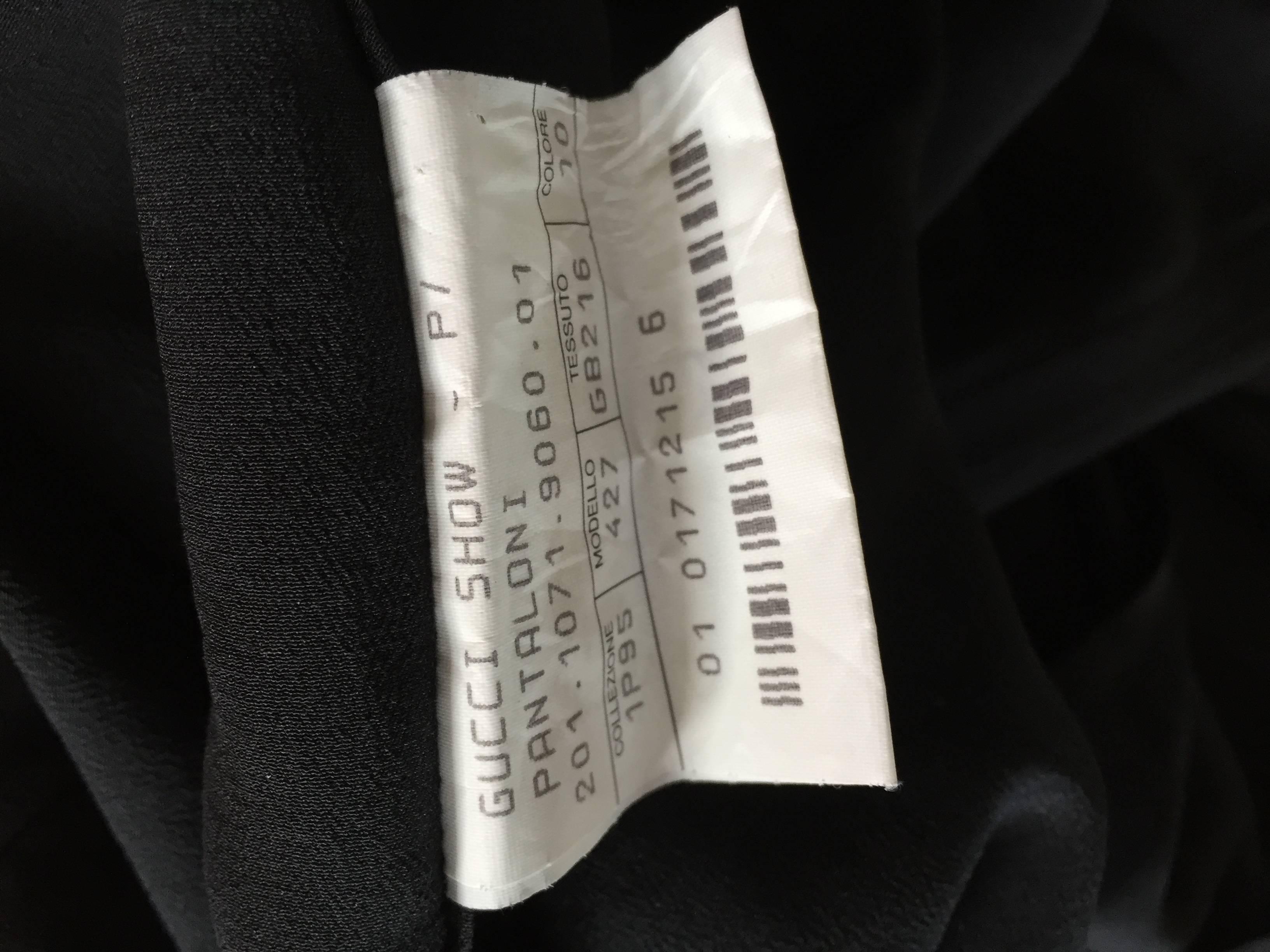 Seltener später 90er Tom Ford für Gucci Jumpsuit aus schwarzer Seide, Racerback, Größe 42 / 8 / 10 im Angebot 2