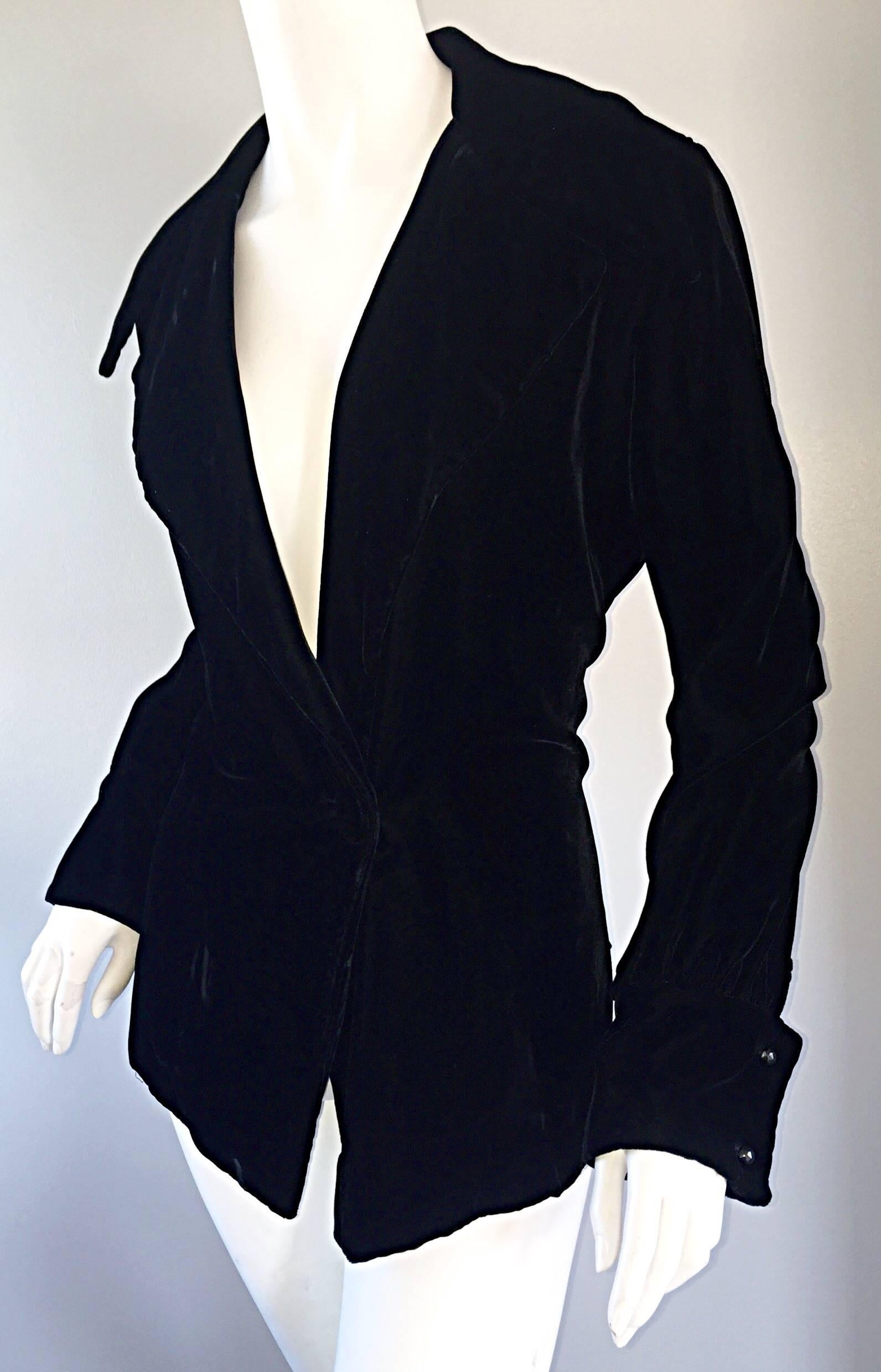 Women's Chic 1960s 60s I. Magnin Black Silk Velvet Vintage Jacket w/ Portrait Collar 