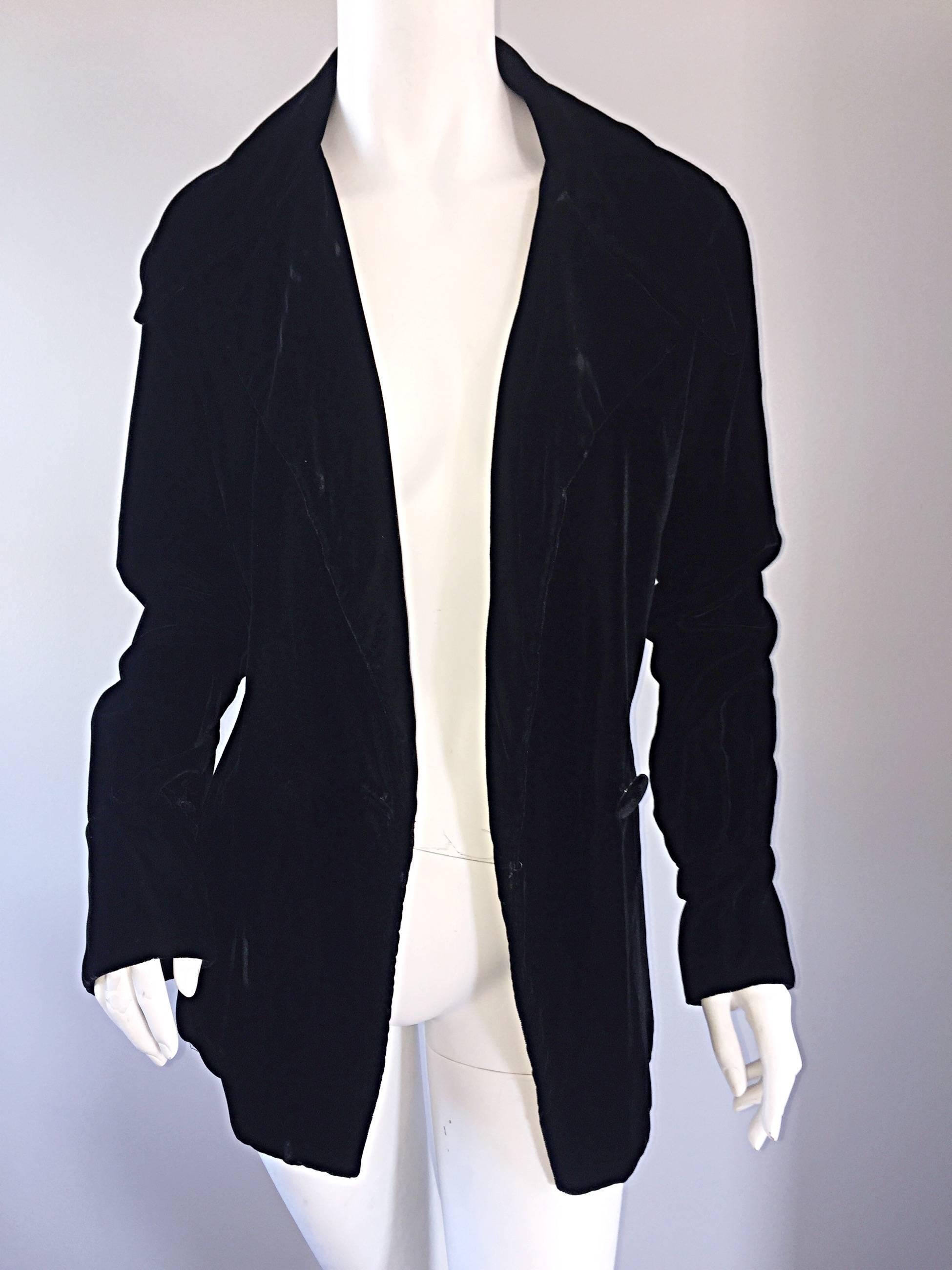 Chic 1960s 60s I. Magnin Black Silk Velvet Vintage Jacket w/ Portrait Collar  3