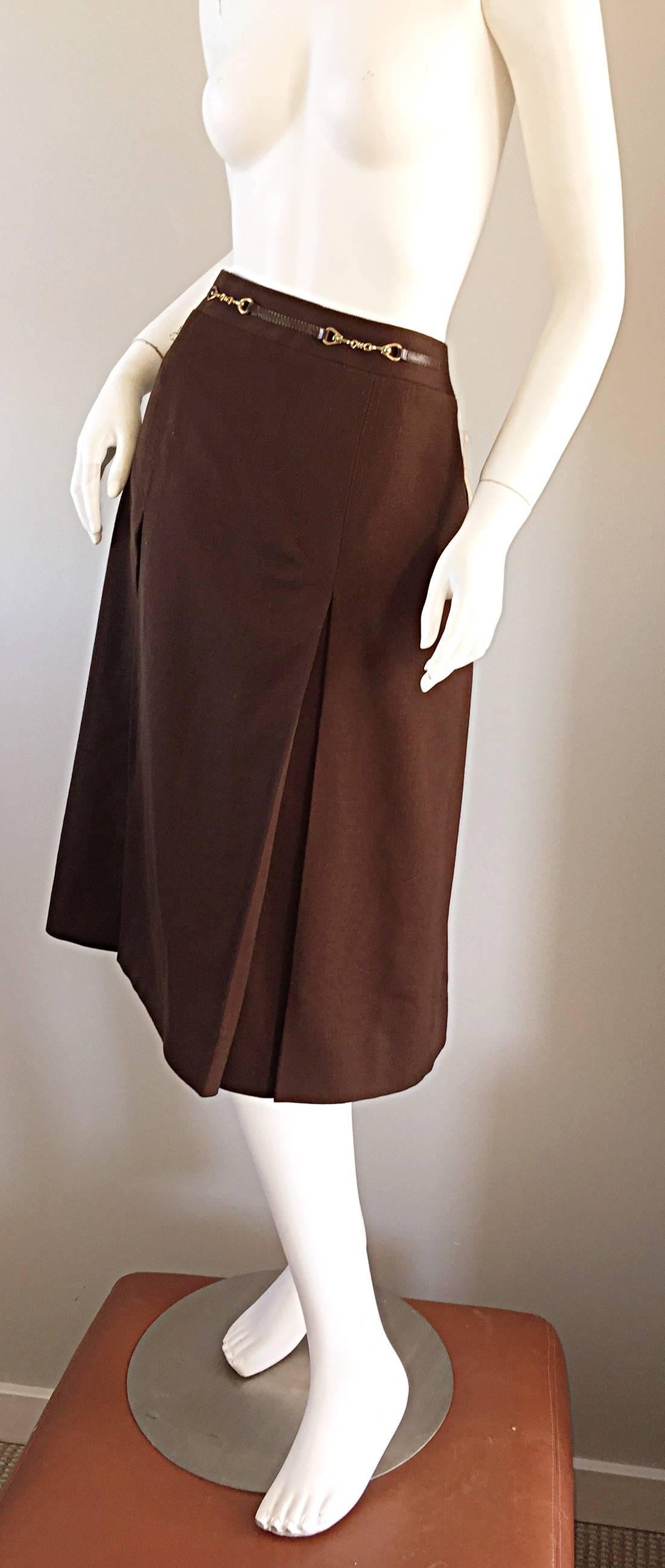 Neu Vintage CELINE Braun Wolle Rock w / Horsebit Detail Plus Größe Größe 48 / US 14 im Zustand „Neu“ in San Diego, CA