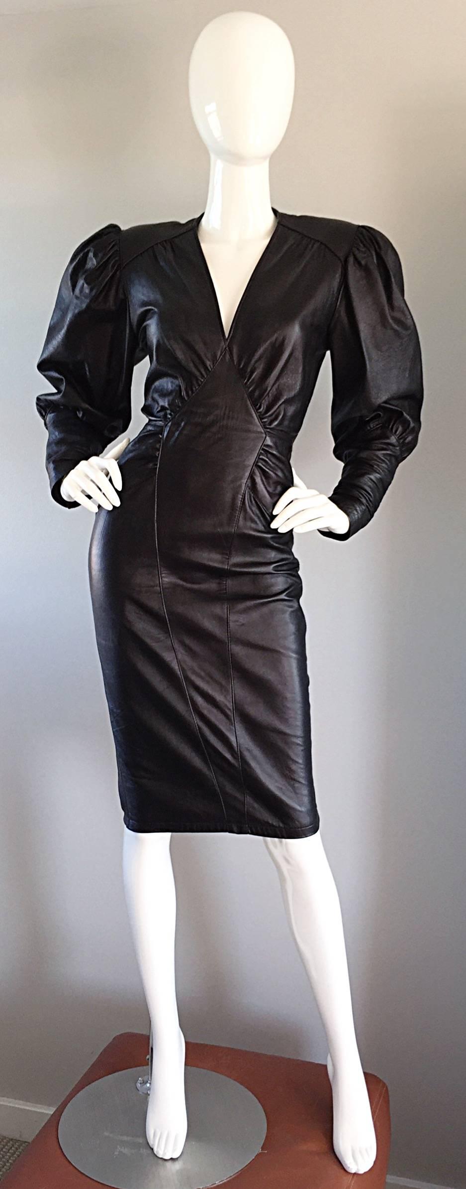Sexy Vintage 1980s North Beach Leder 80s Body Con Avant Garde Open Back Kleid im Zustand „Hervorragend“ in San Diego, CA