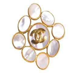 Chanel vintage mother of pearl brooch 95A