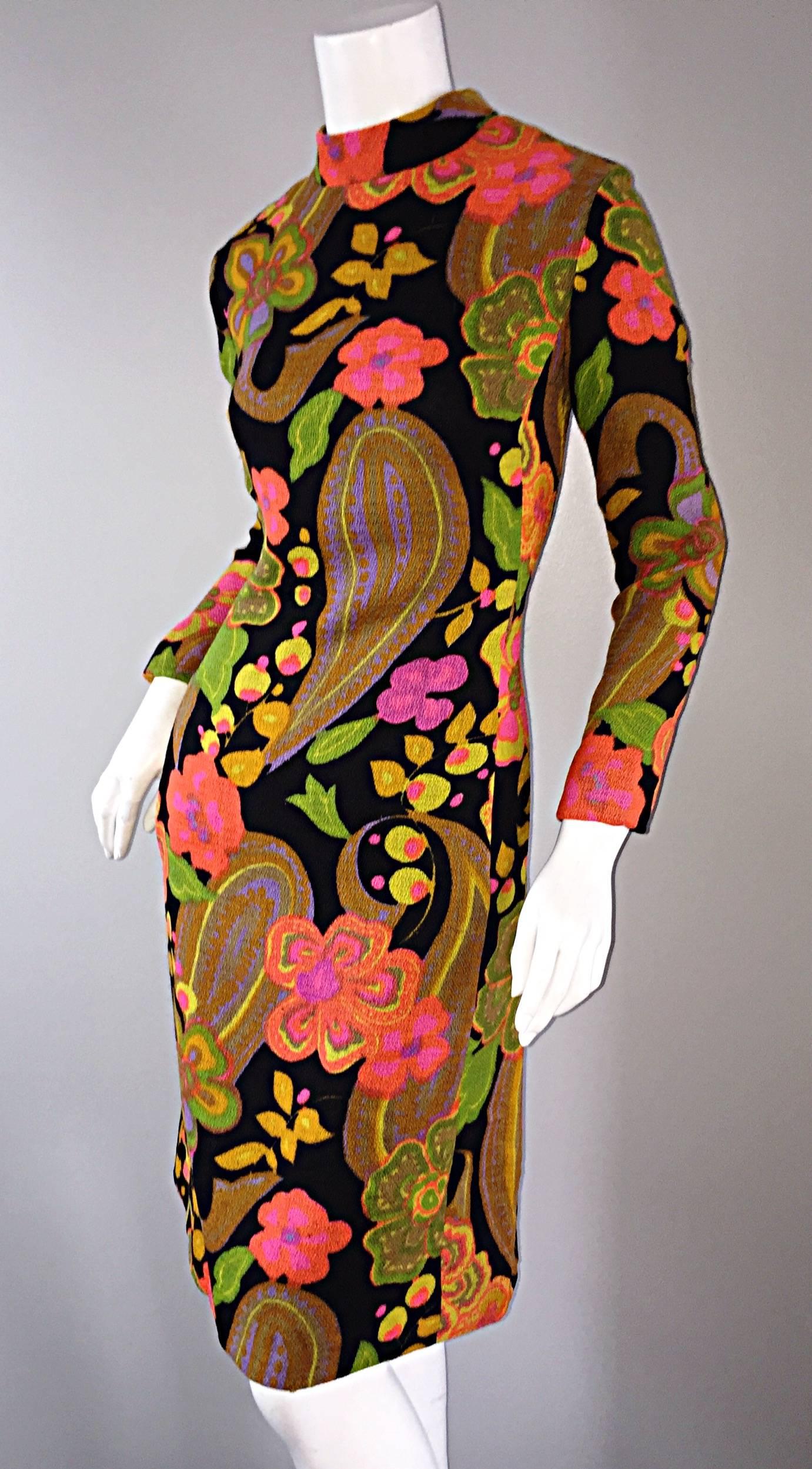 1960s 60s Psychedelic Flowers + Paisley Colorful Print Mod Retro A - Line Dress In Excellent Condition For Sale In San Diego, CA