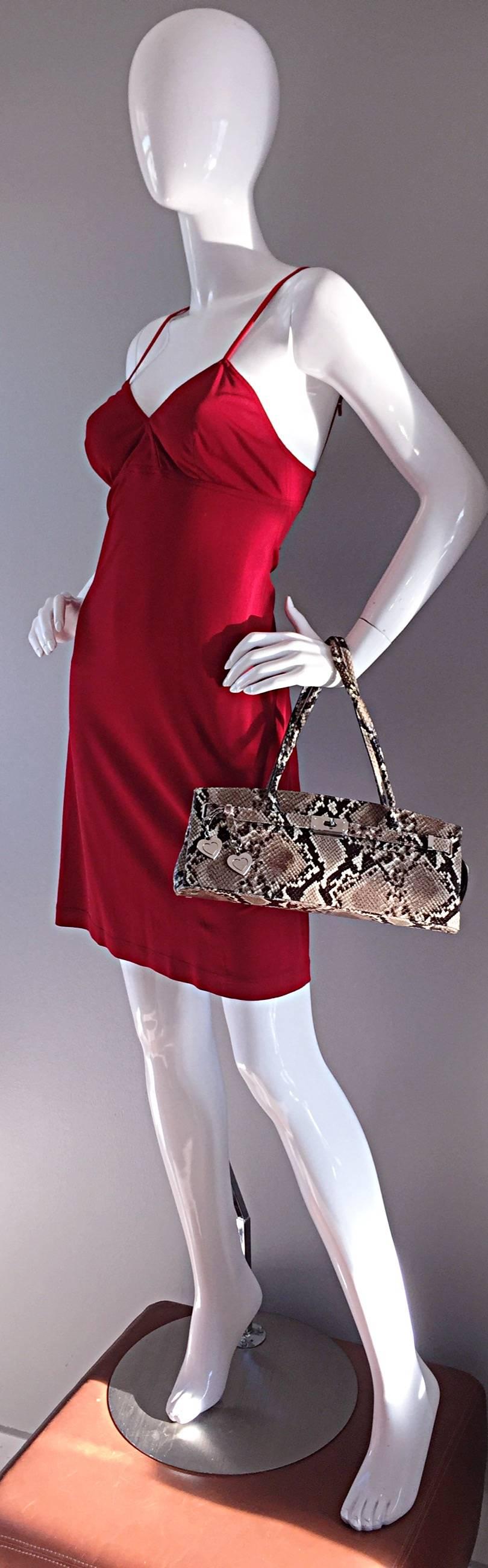 Chic brand new Stuart Weitzman snakeskin embossed leather handbag / shoulder bag! 'Kelly' lock style, that resembles the Hermes Kelly bag! Easily fits on the shoulder, or on the wrist. Lots of room inside this beauty, with a zipped middle