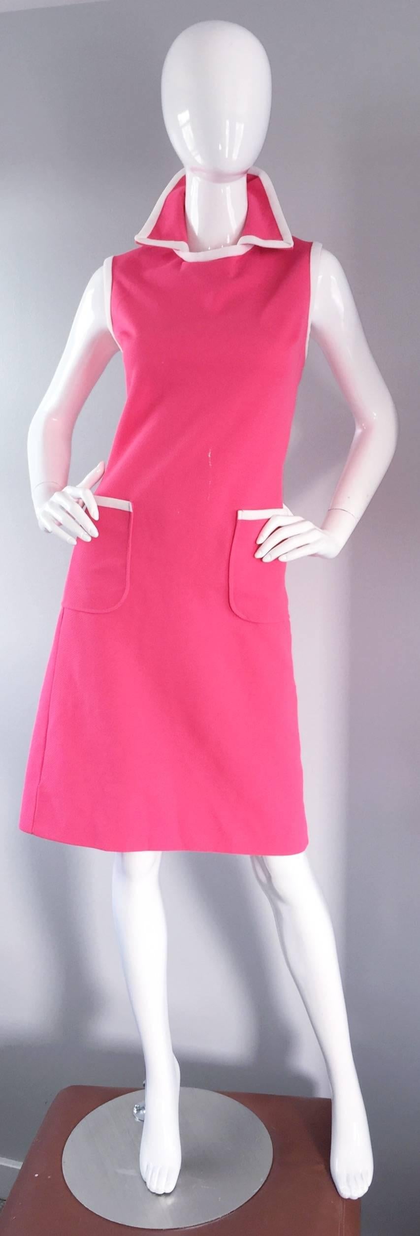 Women's Plus Size Chic Vintage 1960s 60s I. Magnin Hot Pink + White A - Line Knit Dress For Sale