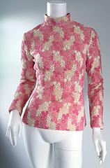 1960er Mignon schöne Vintage rosa + elfenbeinfarbene handgehäkelte Bluse / 60er Top