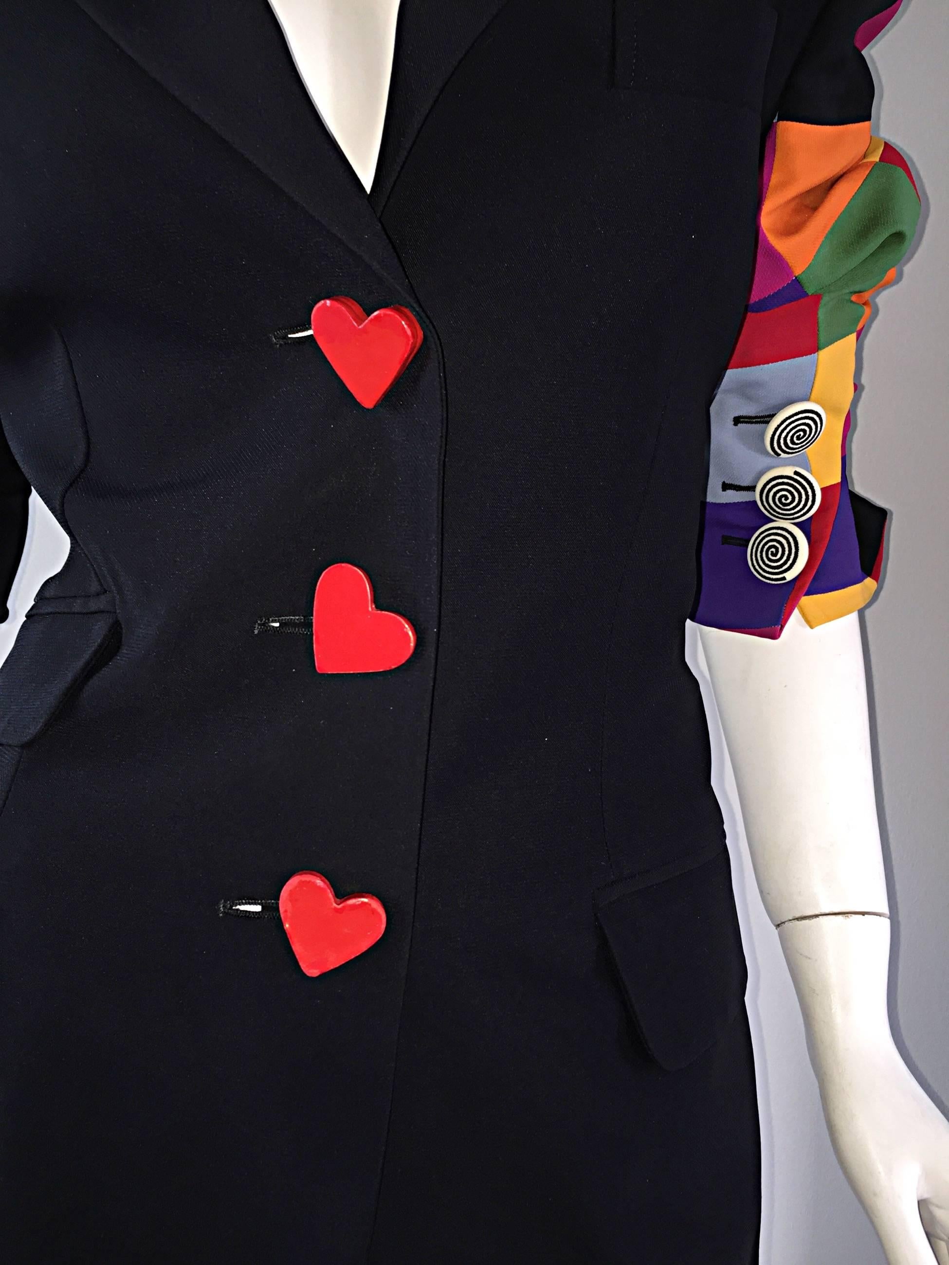 Außergewöhnlicher Vintage Moschino Couture Schwarzer Blazer mit Patchwork-Ärmeln + Herzknöpfen im Zustand „Hervorragend“ in San Diego, CA
