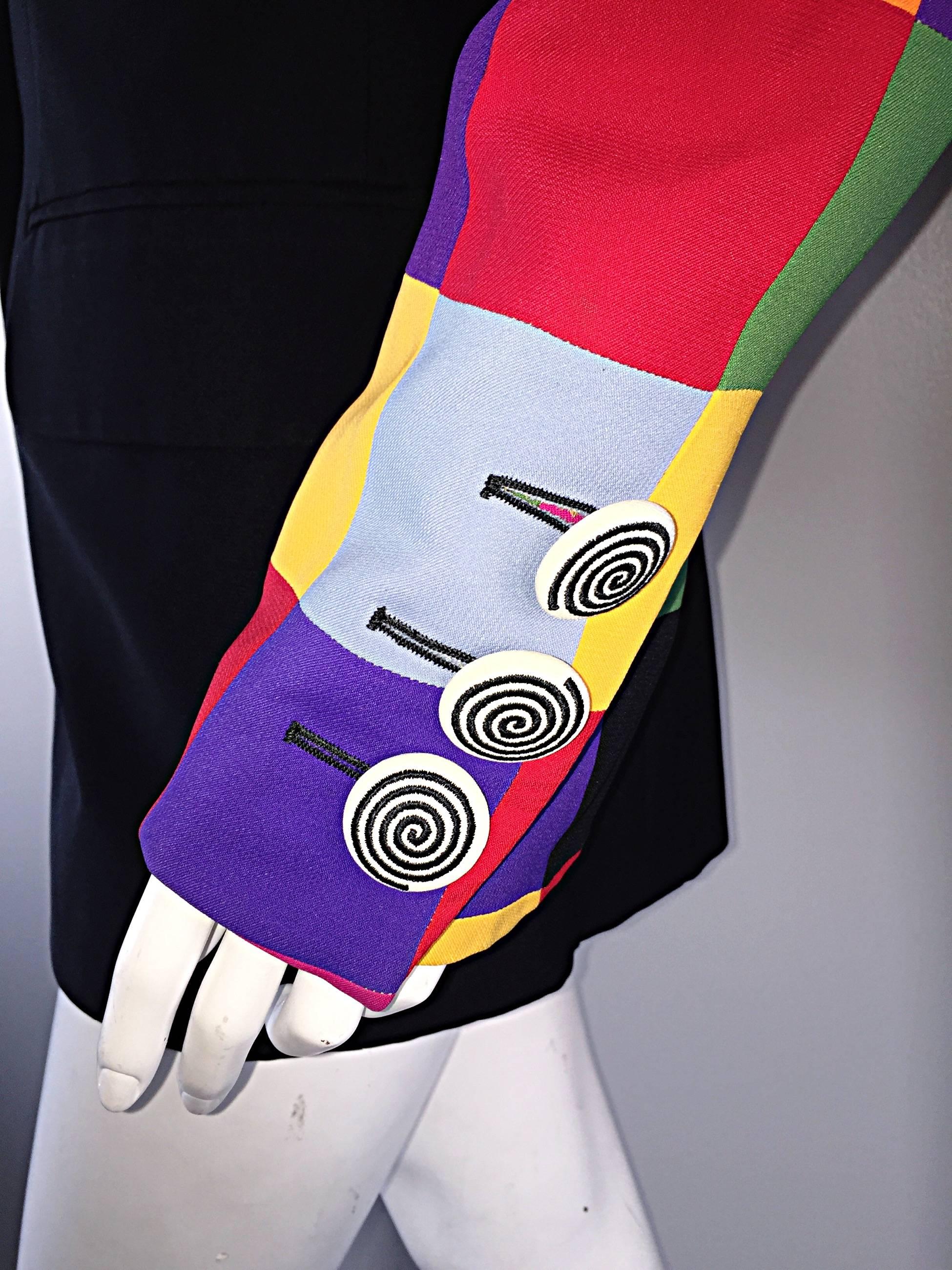 Außergewöhnlicher Vintage Moschino Couture Schwarzer Blazer mit Patchwork-Ärmeln + Herzknöpfen 4