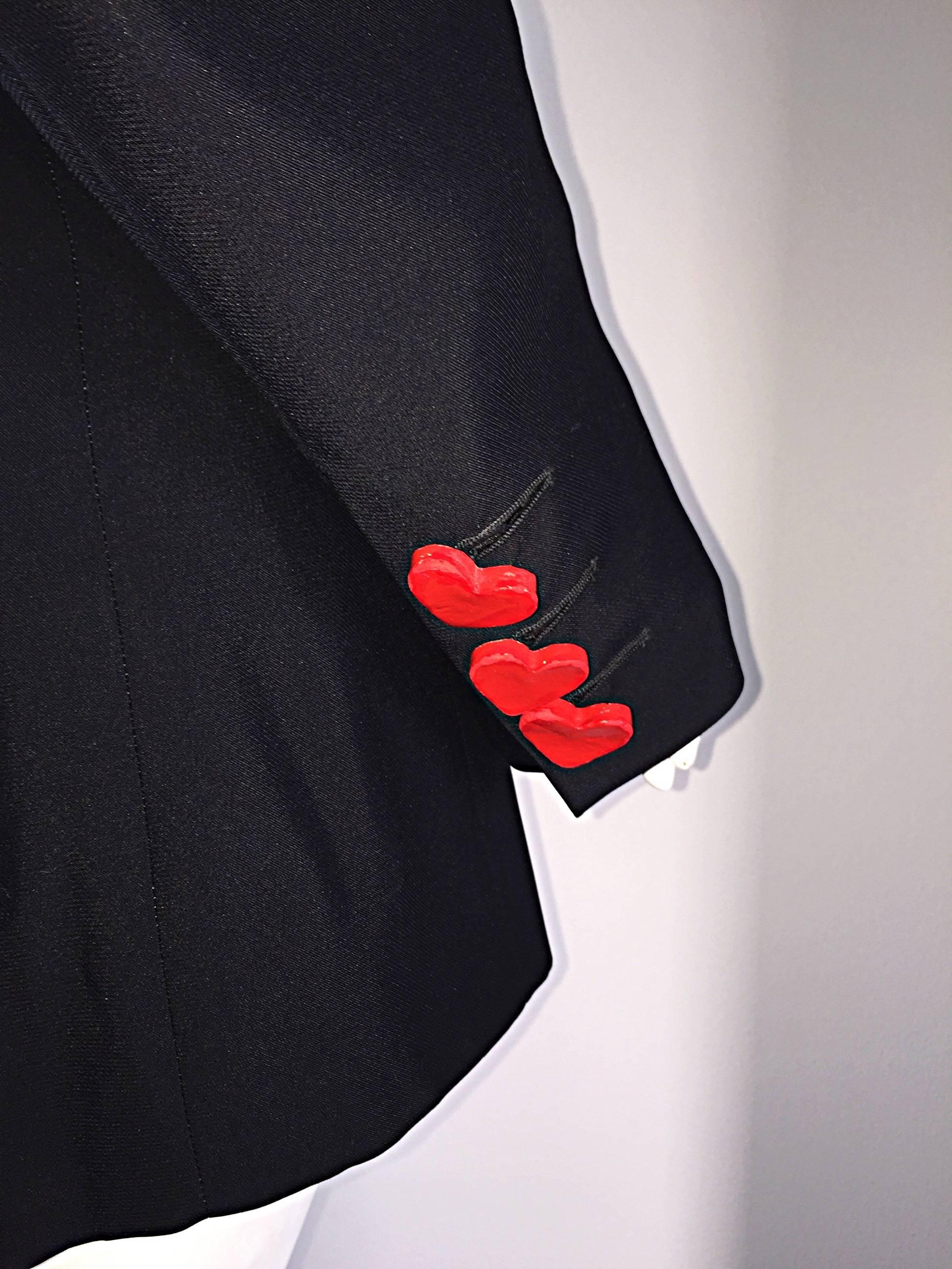 Außergewöhnlicher Vintage Moschino Couture Schwarzer Blazer mit Patchwork-Ärmeln + Herzknöpfen 6