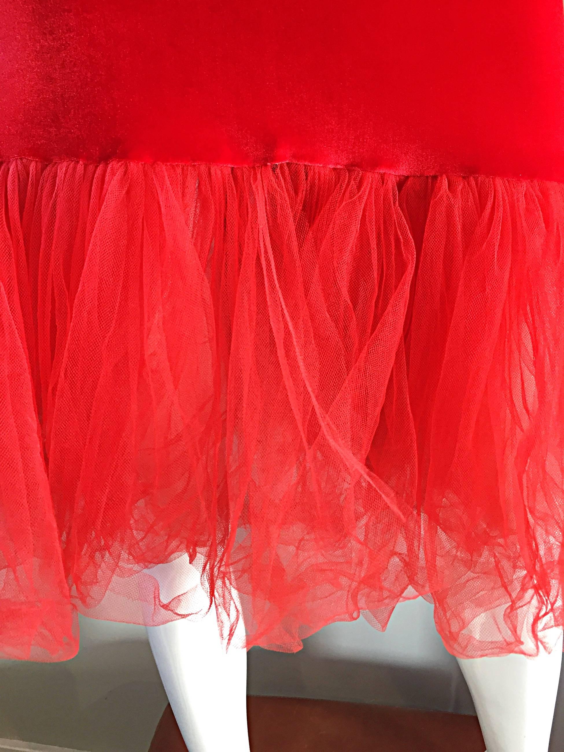 Extraordinaire robe sirène moulante vintage Patrick Kelly rouge avec ourlet en tulle, années 1980 Pour femmes en vente