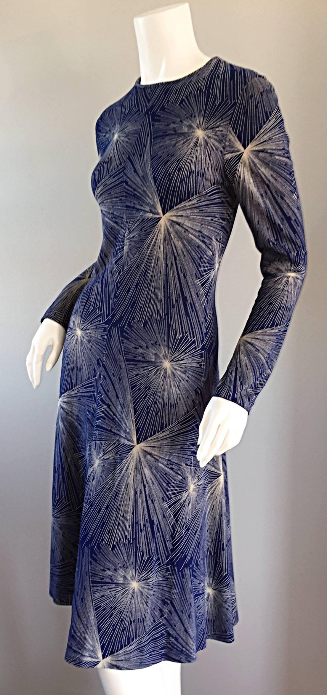 Important Vintage 70s Diane Von Furstenberg ' Fireworks ' Blue + White Dress DVF In Excellent Condition In San Diego, CA