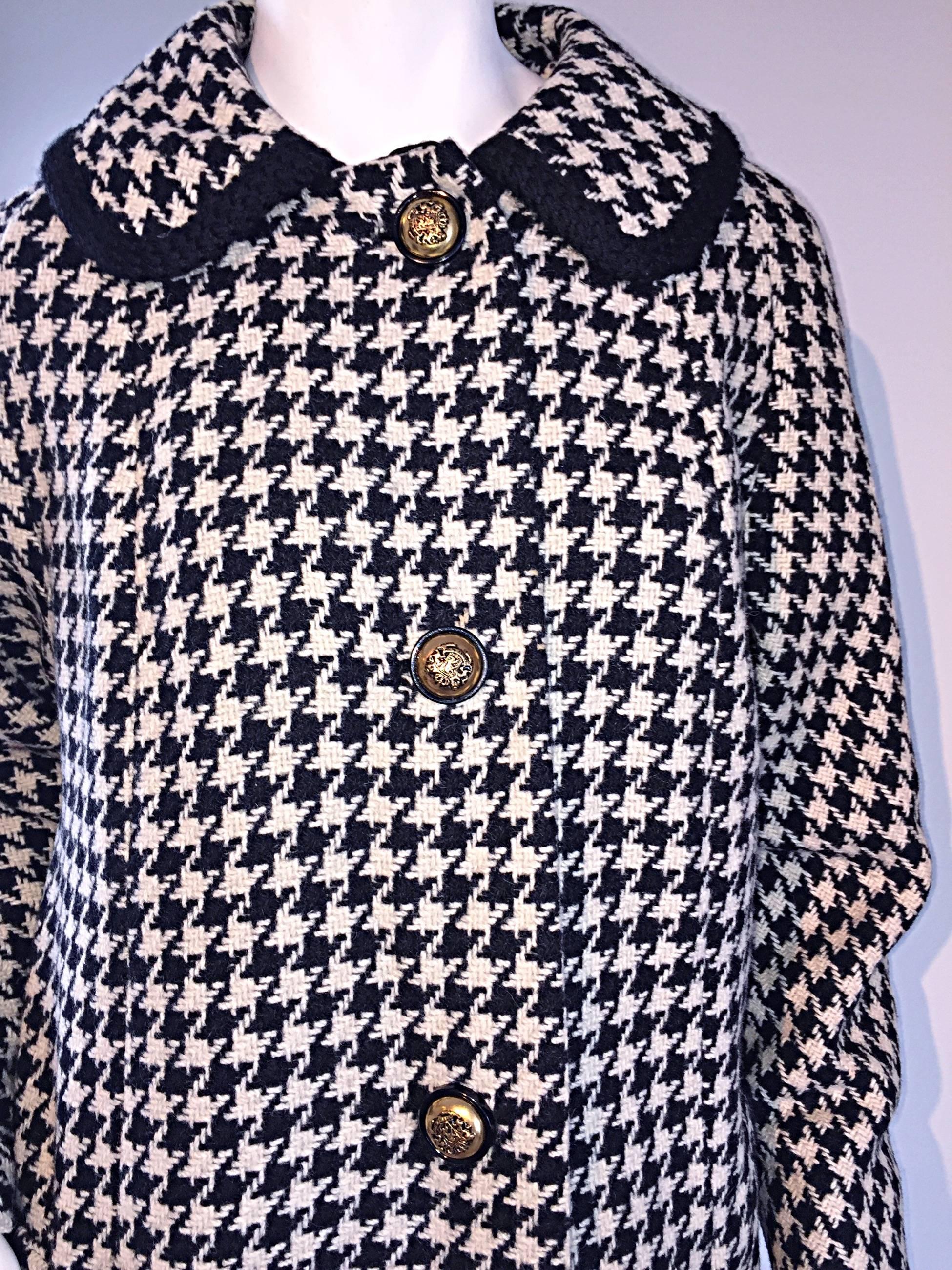 Adorable 1960s 60s Black and White Hounstooth Vintage Wool Swing Jacket / Coat 5