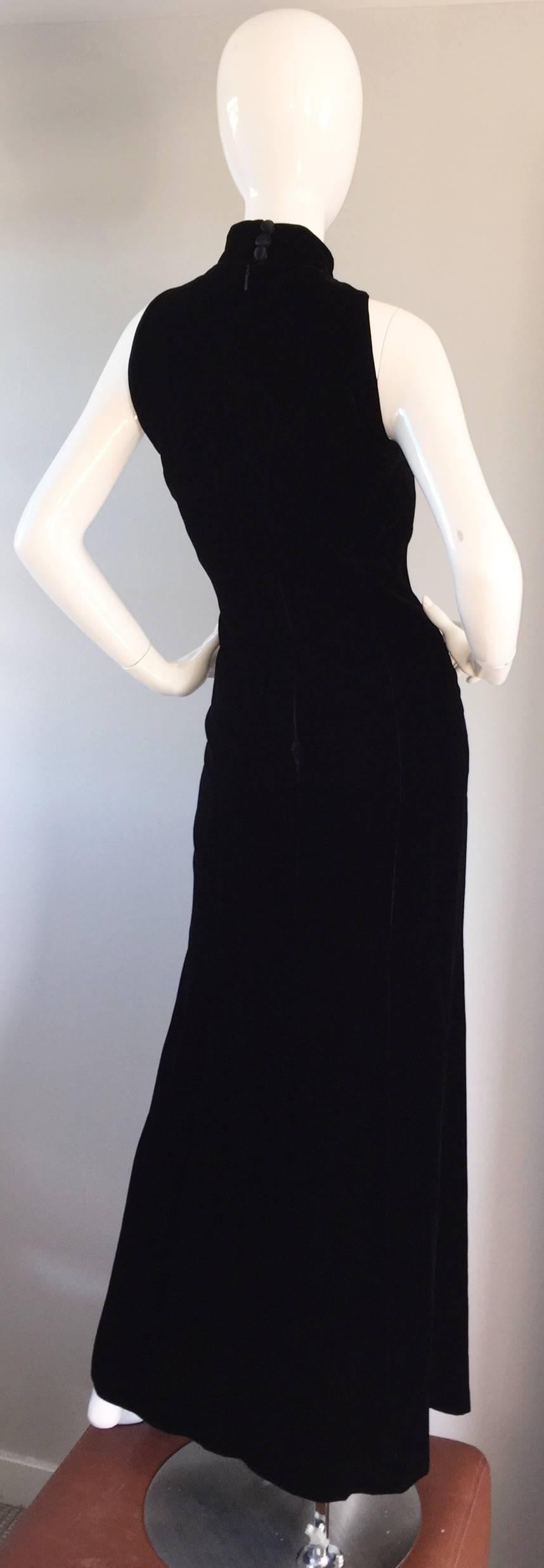 Elegant Vintage Arnold Scaasi Black Velvet High Neck Evening Dress / Gown 2