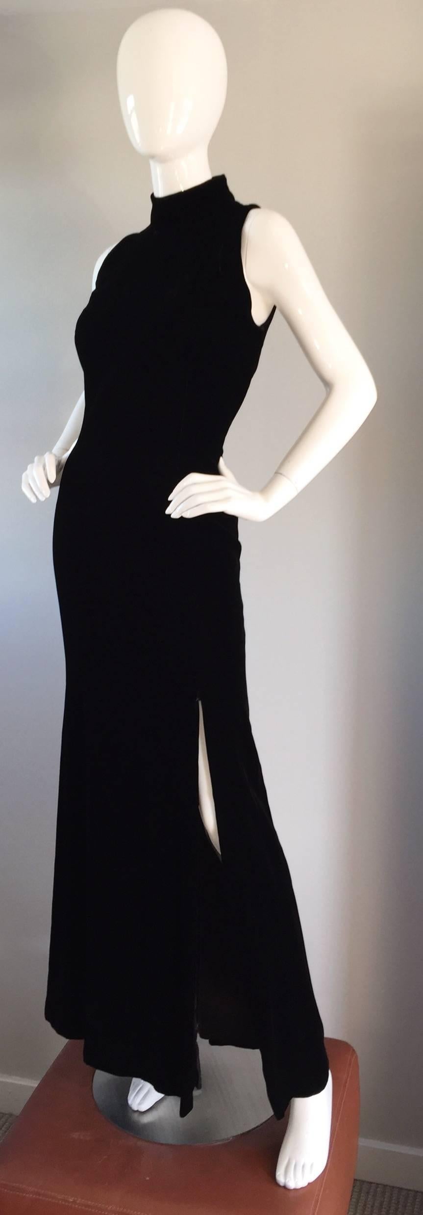 Women's Elegant Vintage Arnold Scaasi Black Velvet High Neck Evening Dress / Gown