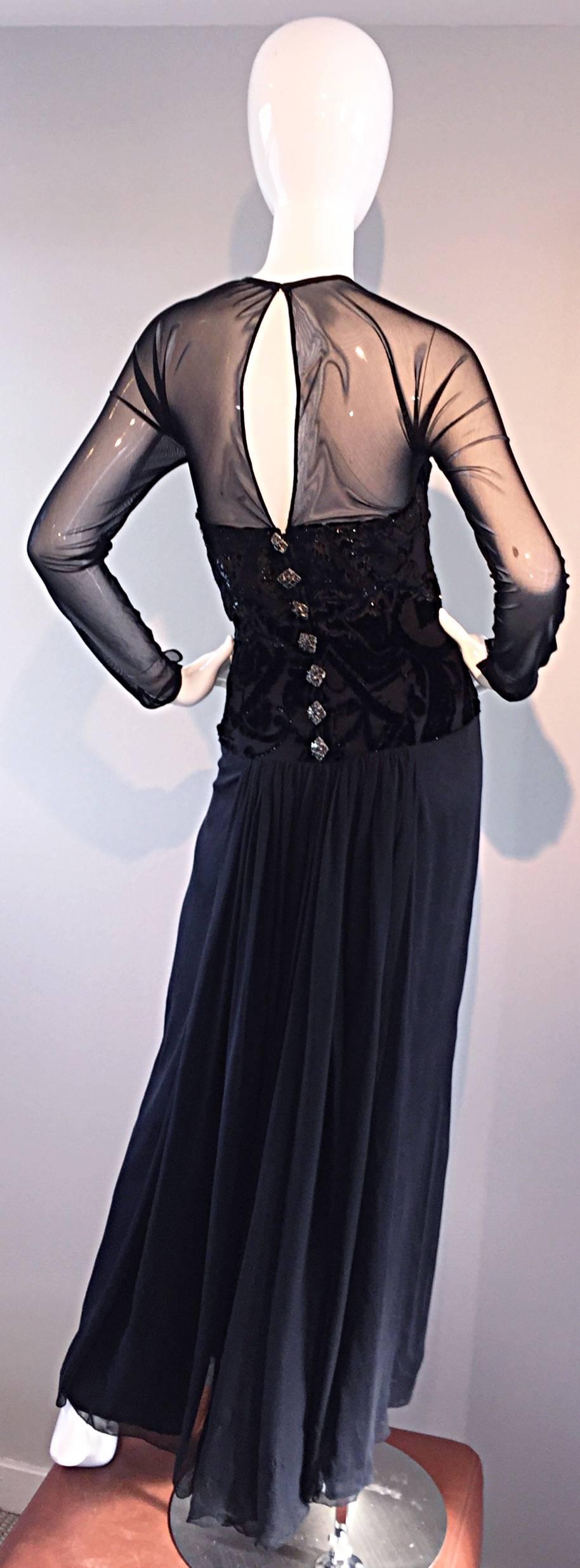 Noir Michael Casey Couture - Robe à manches longues vintage en soie noire métallisée, taille 12 en vente