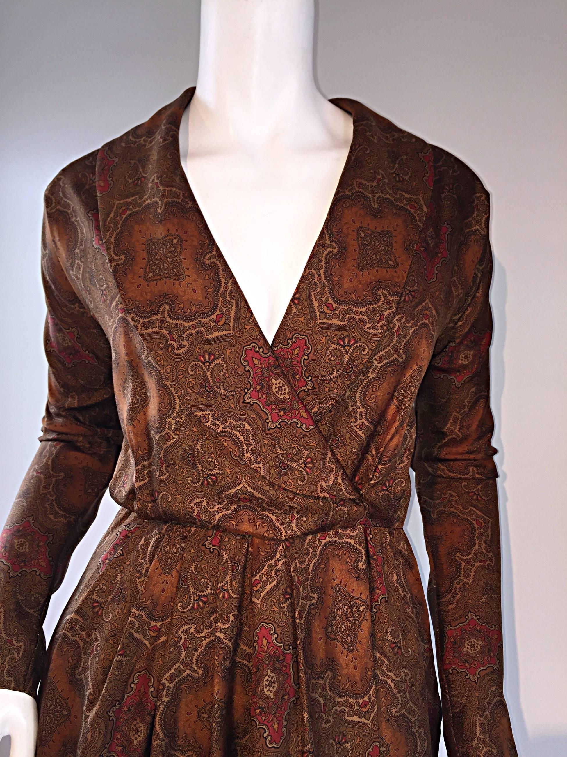 Brown Beautiful Vintage Carolyne Roehm Paisley Silk Autumnal Shawl Collar Wrap Dress