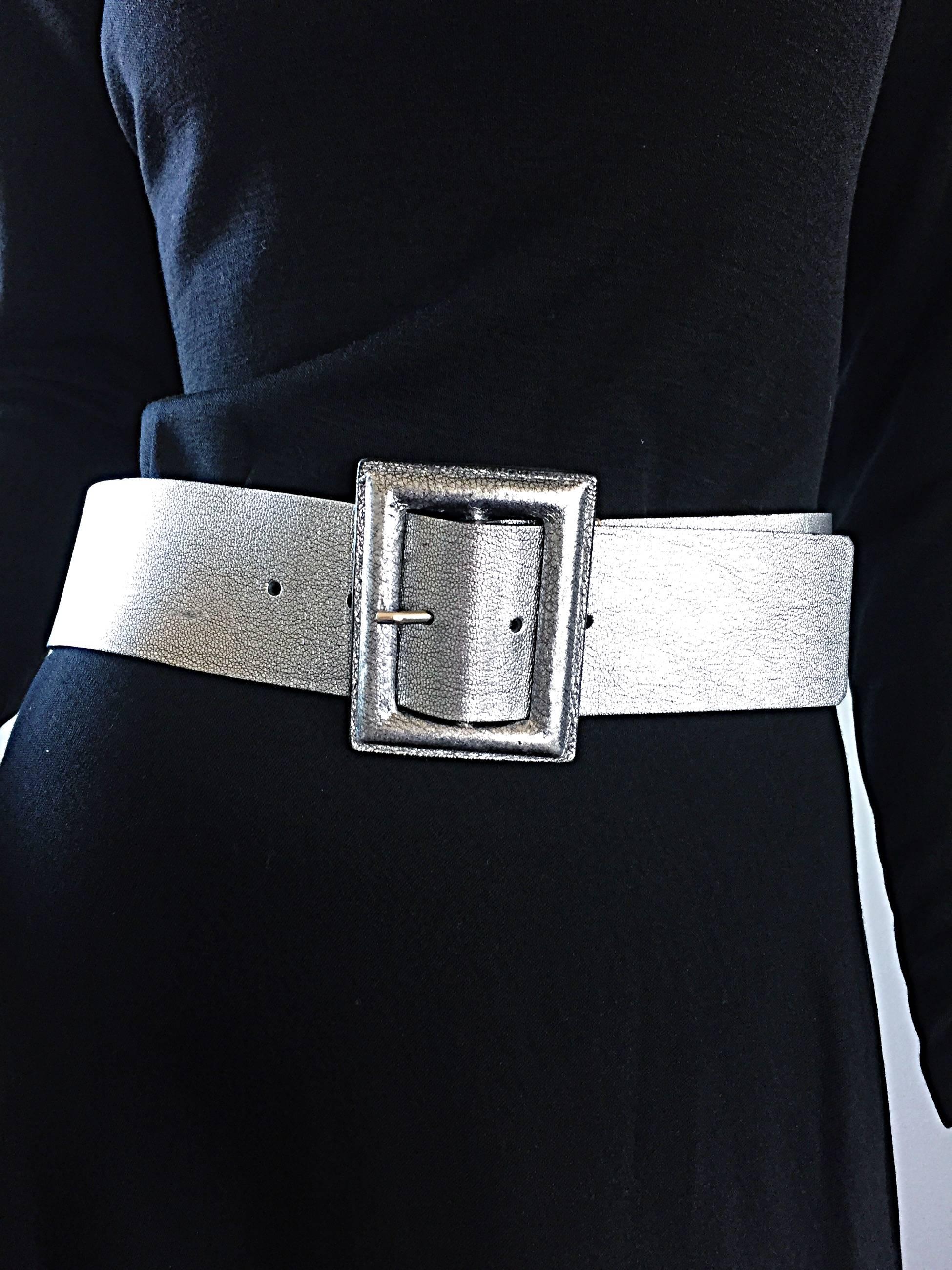 Brand New Max Mara Gunmetal / Pewter Silver Wide Leather Belt Made in Italy In New Condition In San Diego, CA