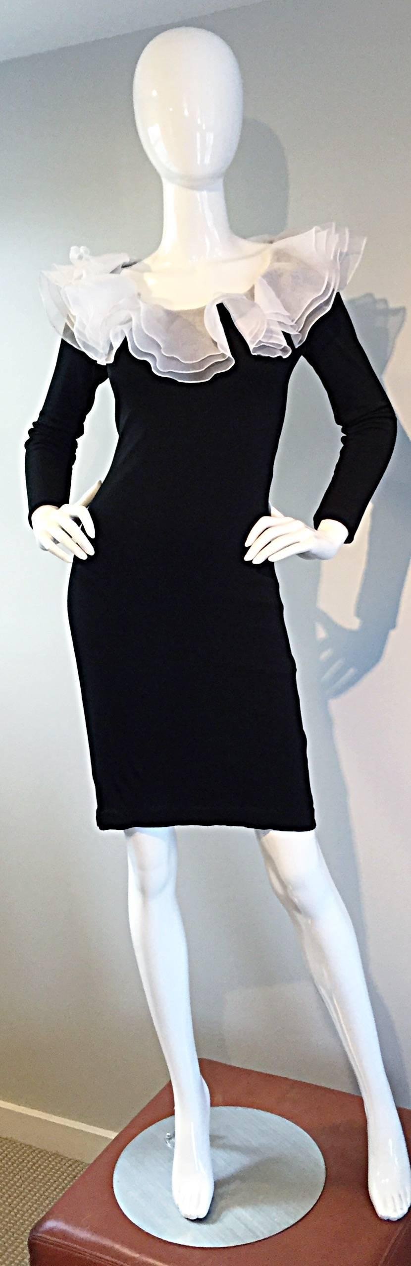 Unglaubliche und sexy Vintage JILL RICHARDS schwarz und weiß bodcon Kleid. Richards war in den 1940er bis 1960er Jahren Schauspielerin und wandte sich dann dem Modedesign zu. Sie war die bevorzugte Modedesignerin der Elite und der Stars und