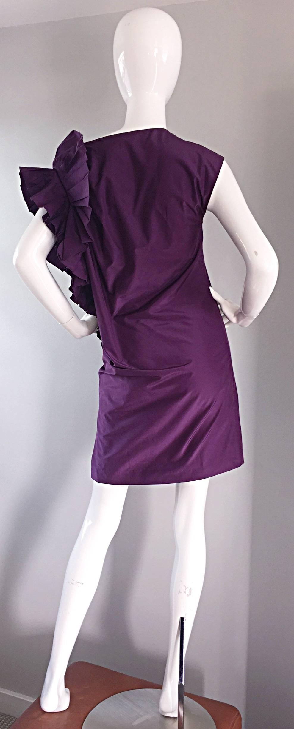 Vintage Gianfranco Ferre Rich Purple Silk Origami One Shoulder Toga Kleid im Zustand „Hervorragend“ im Angebot in San Diego, CA