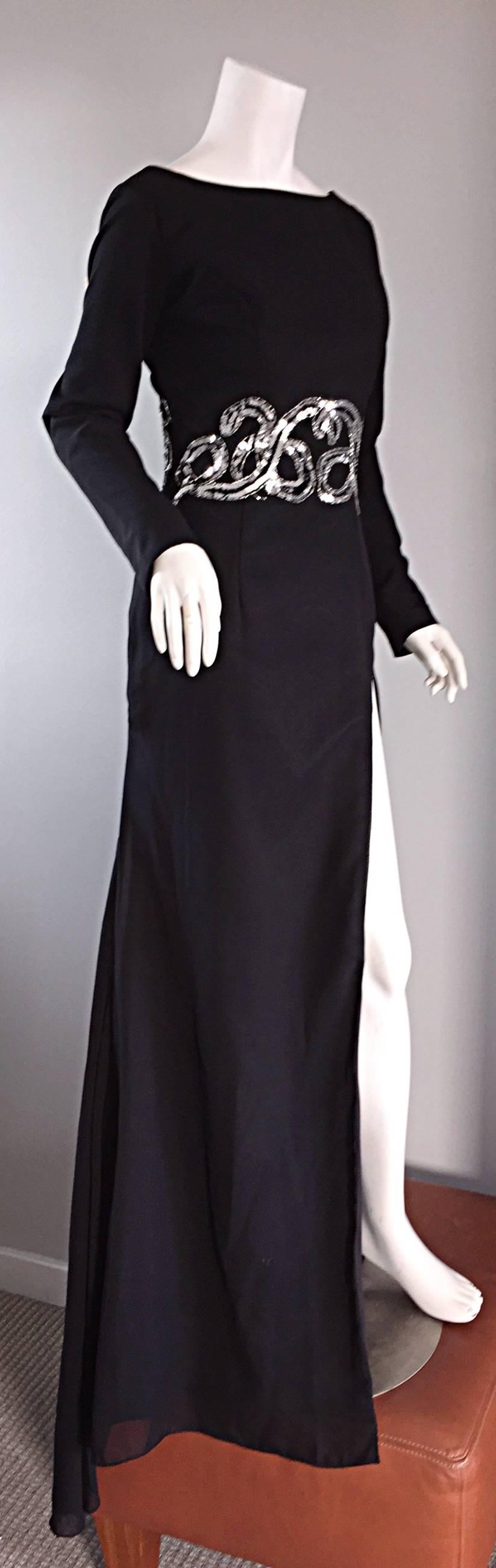Robe sexy vintage faite sur mesure en soie noire et paillettes avec fente à la cheville et traîne Unisexe en vente