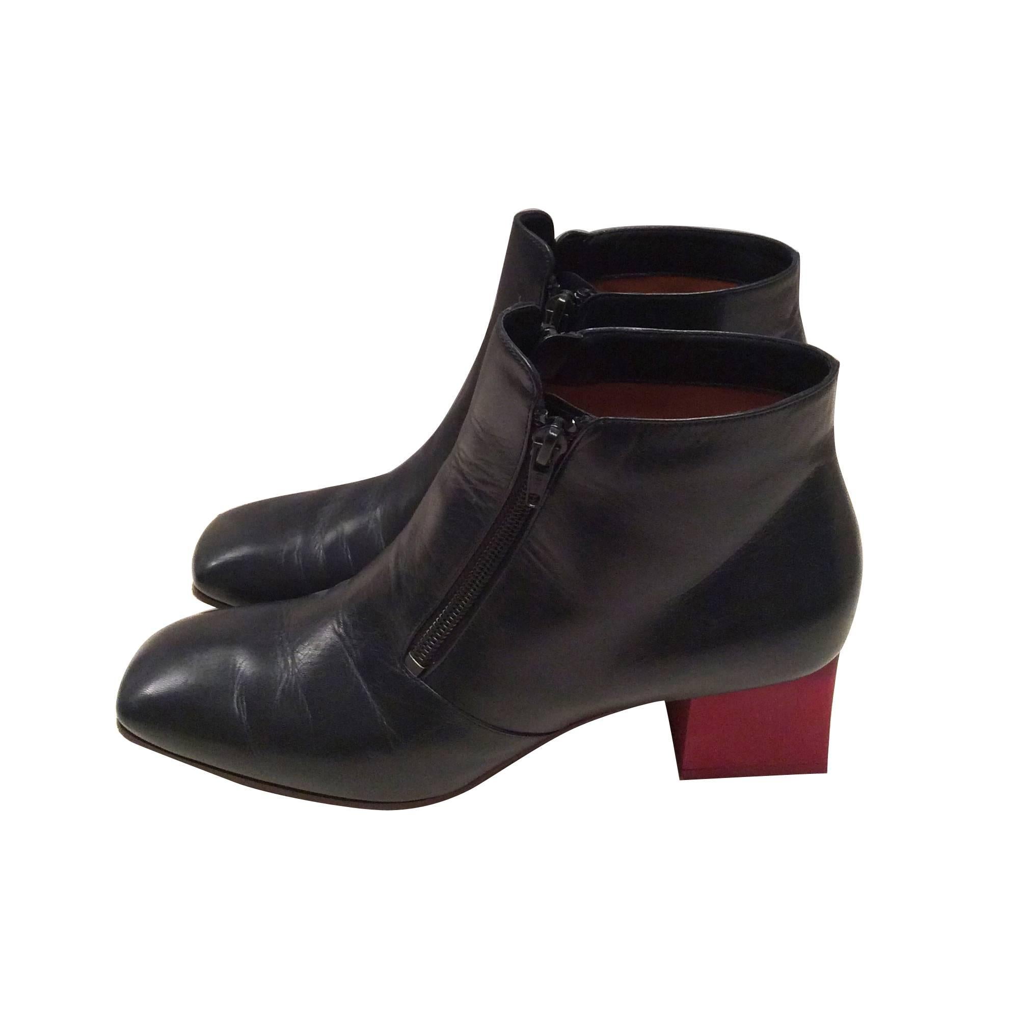 Celine Boots - Short Navy Leather with Red Heel - Size 37.5 For Sale