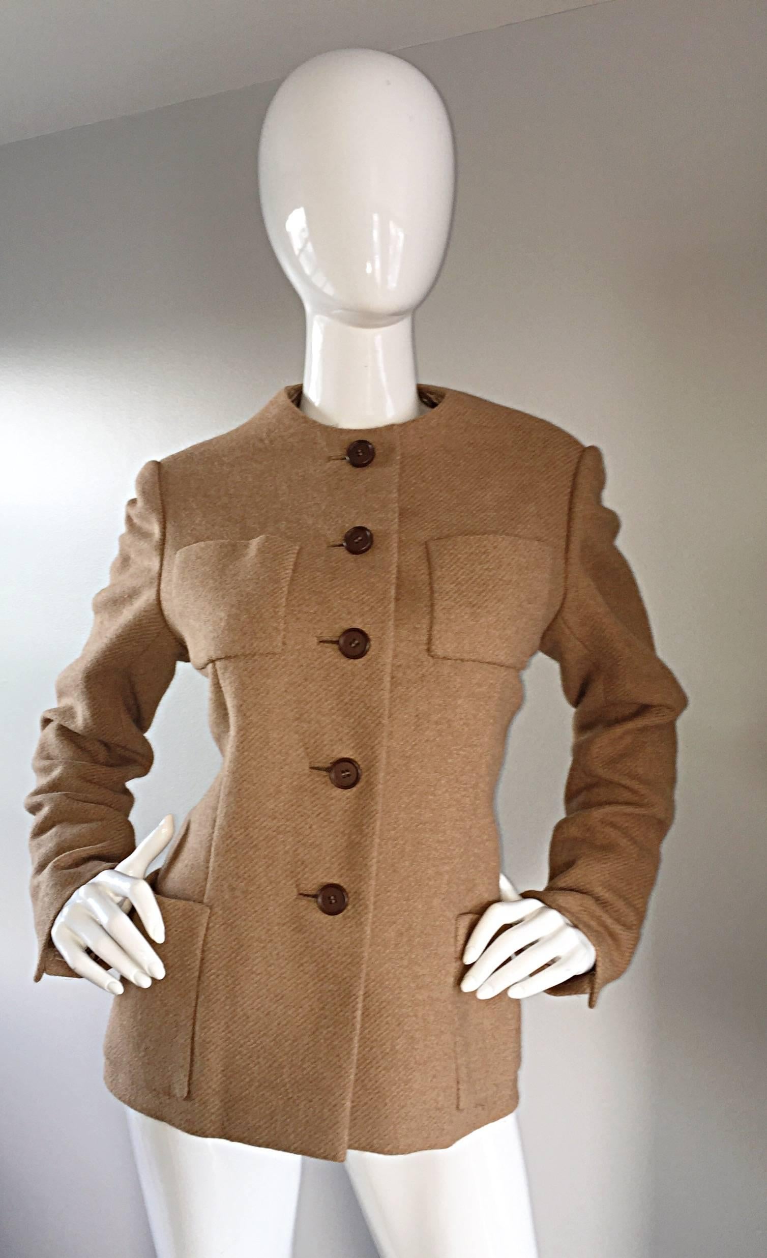  Norman Norell 1960er Jahre Größe 12 Tan / Kamel 60er Jahre Vintage Blazer Jacke + Rock Anzug Damen im Angebot