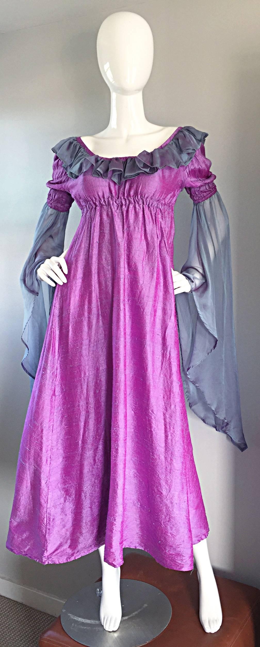 Hübsches Vintage Fuchsia + Rosa Lila 1970er 70er Jahre Rohseide Kleid w / Engel Ärmel (Violett) im Angebot