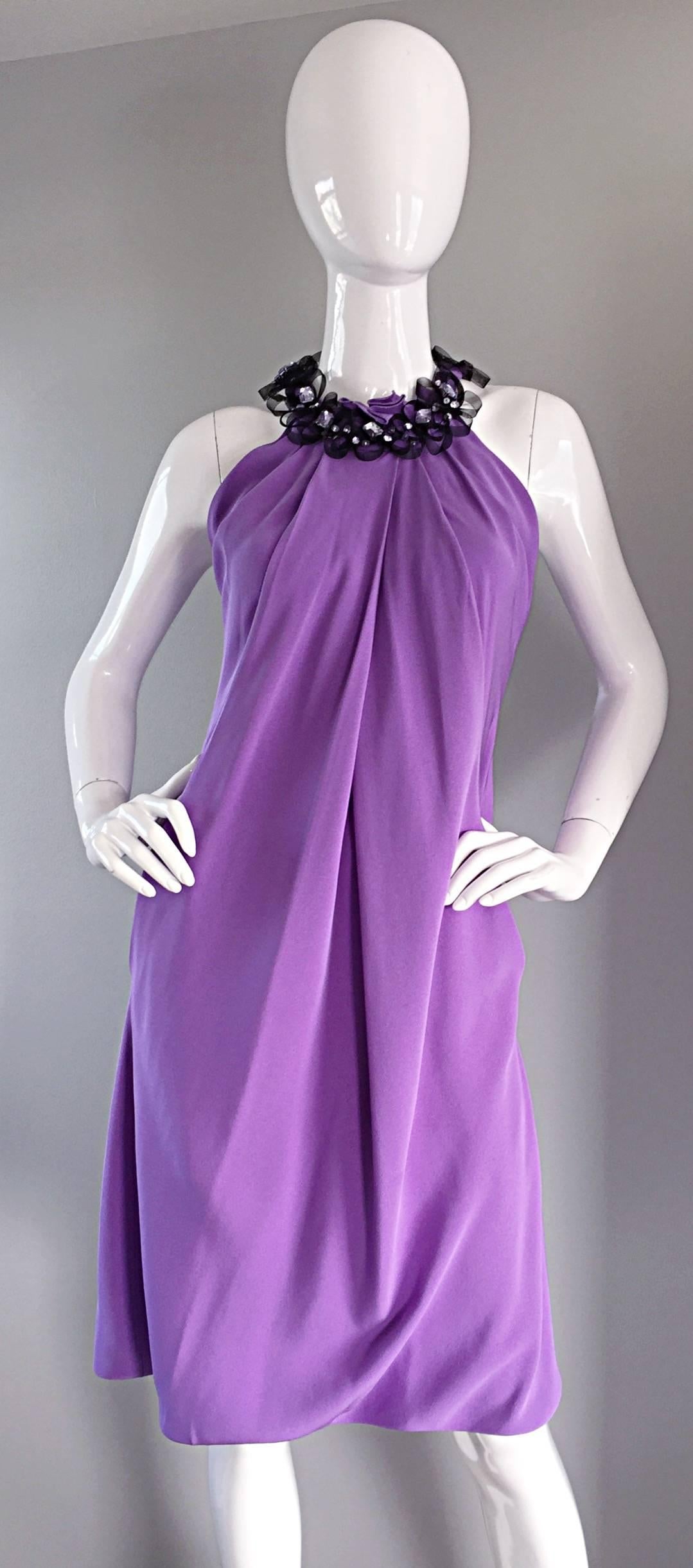 Chic Pamella Roland Helllila Flieder Perlen Bib Kragen Blase griechisches Kleid (Violett) im Angebot