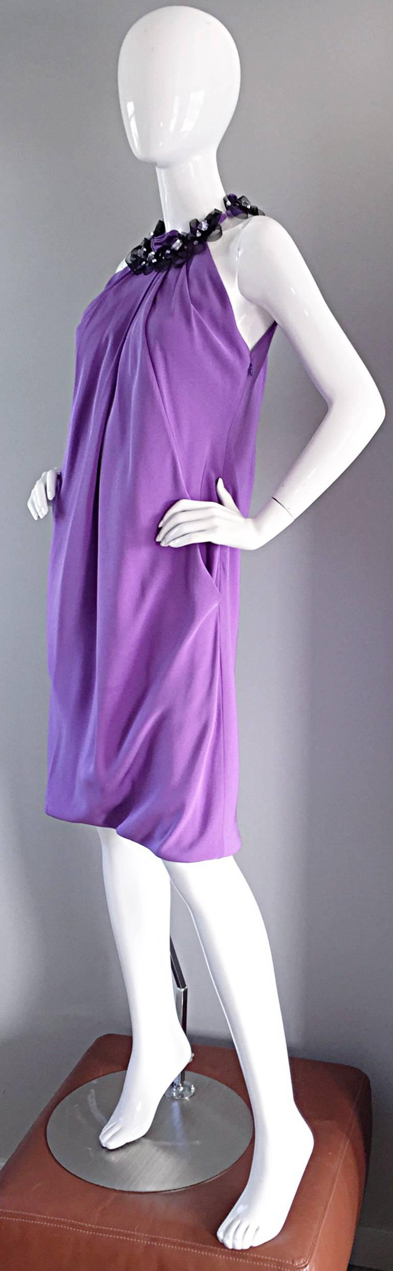 Chic Pamella Roland Vestido Greciano Púrpura Claro Lila Con Cuentas Cuello Babero Burbuja en venta 3